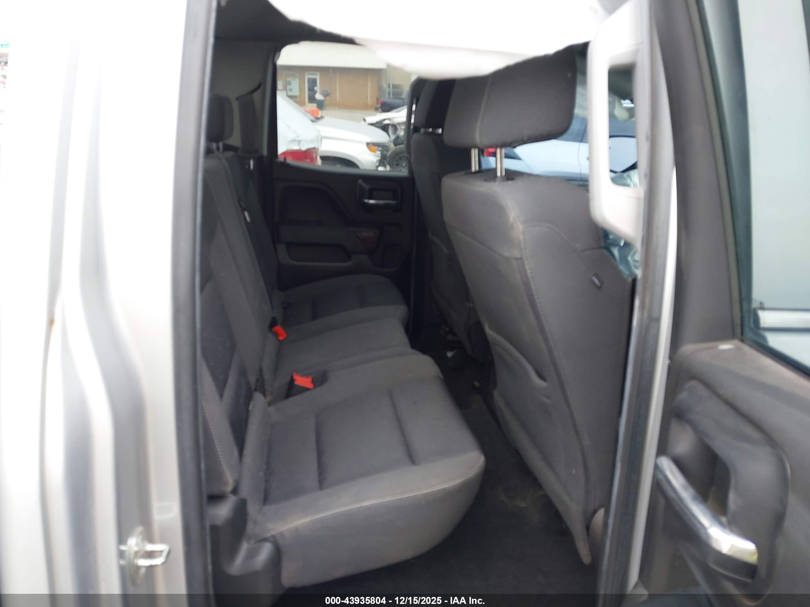 GMC SIERRA image 8