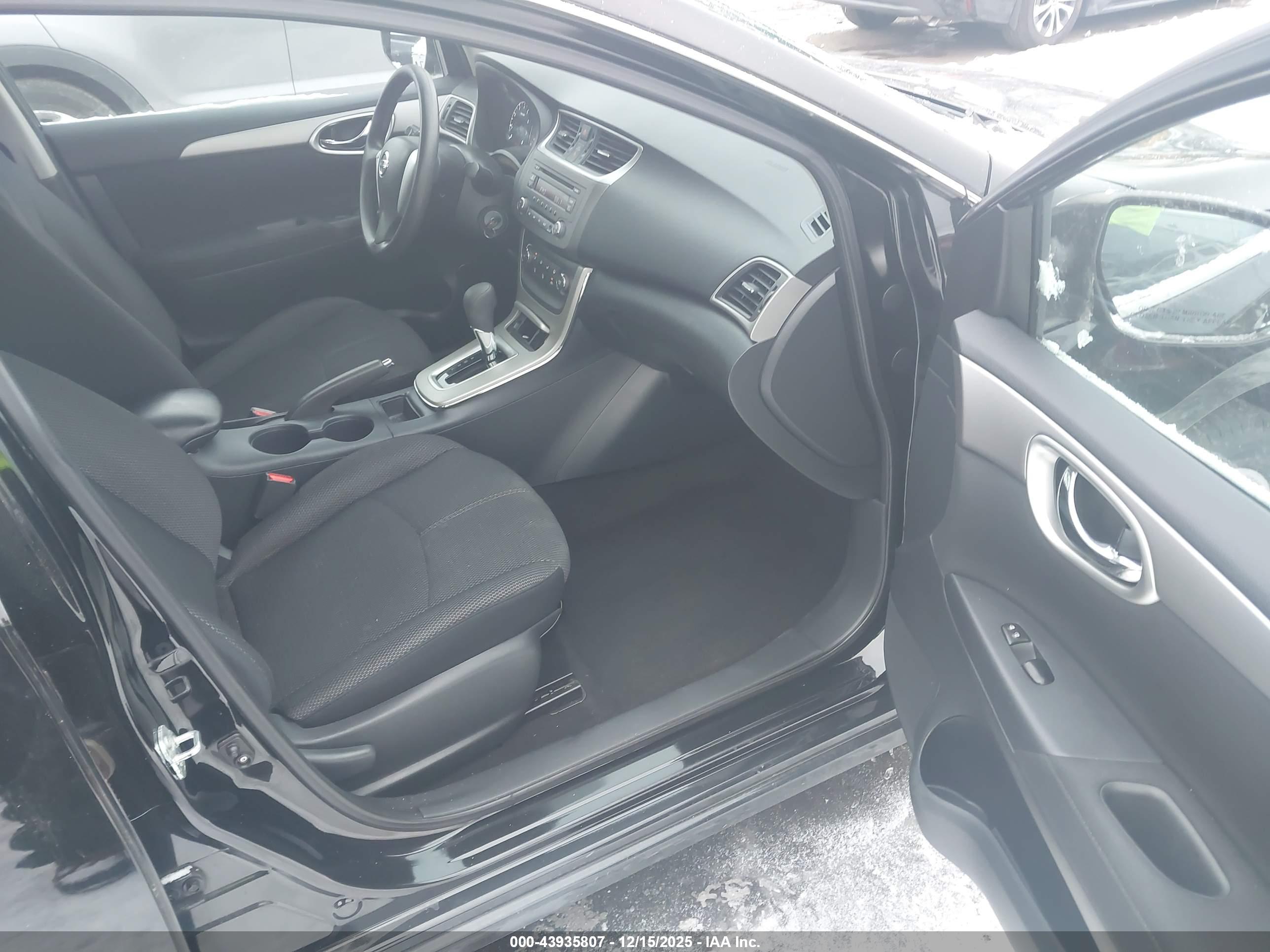NISSAN SENTRA image 5