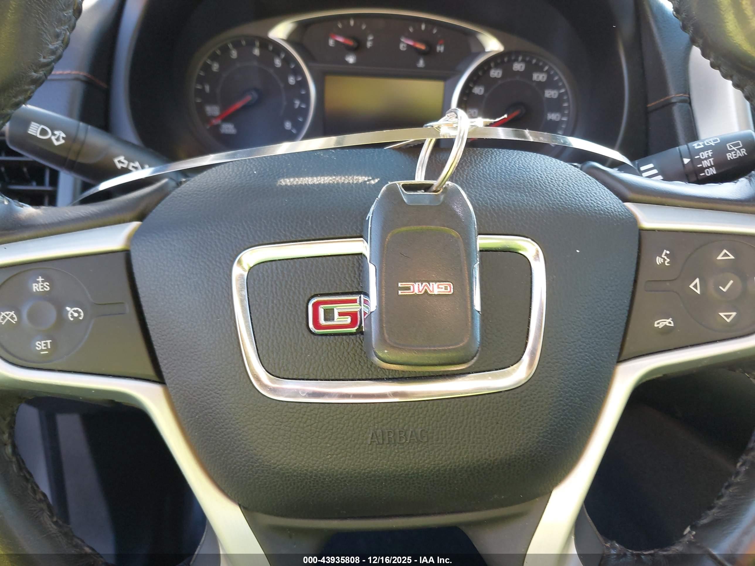 GMC TERRAIN image 11
