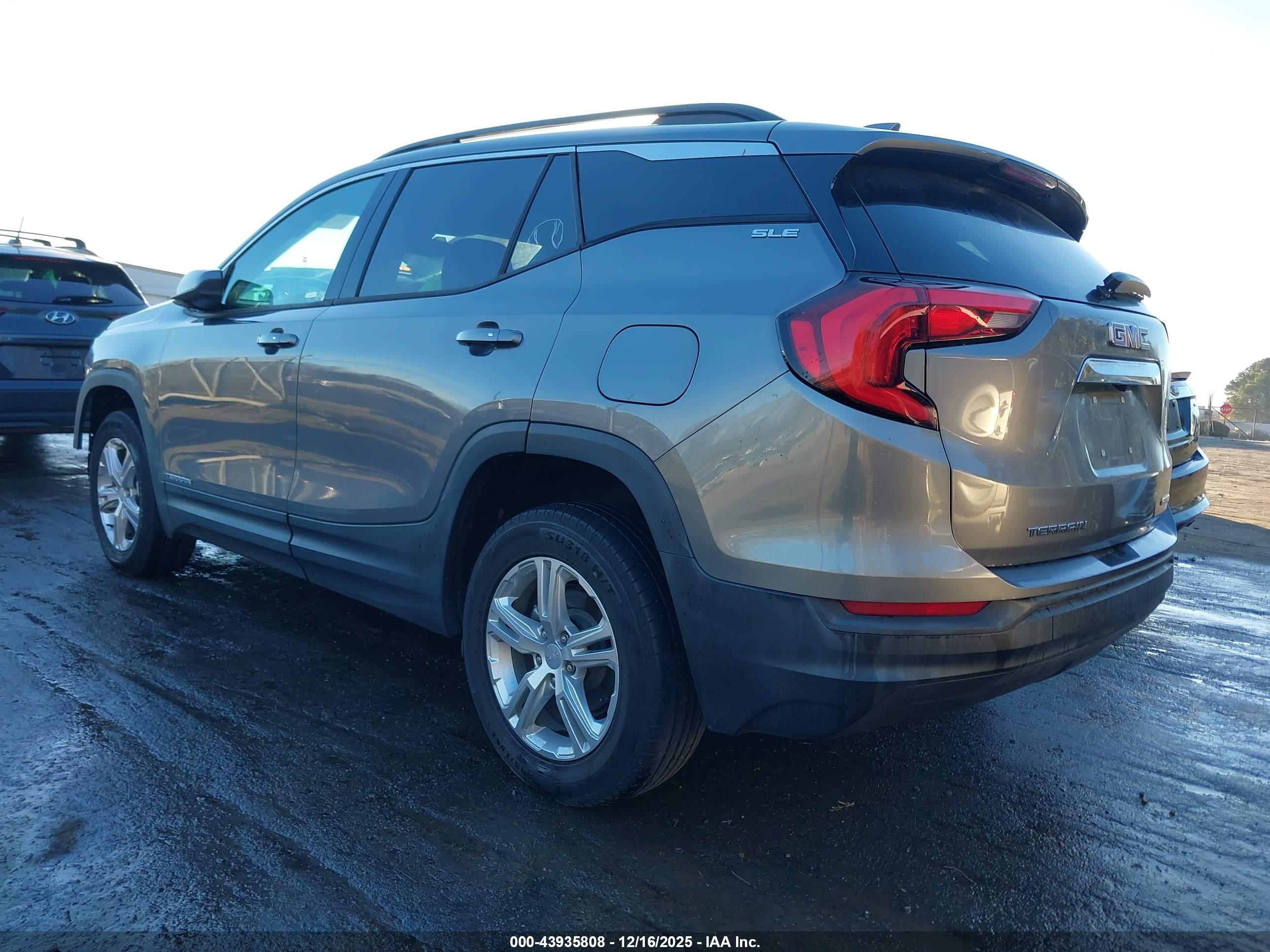 GMC TERRAIN image 3