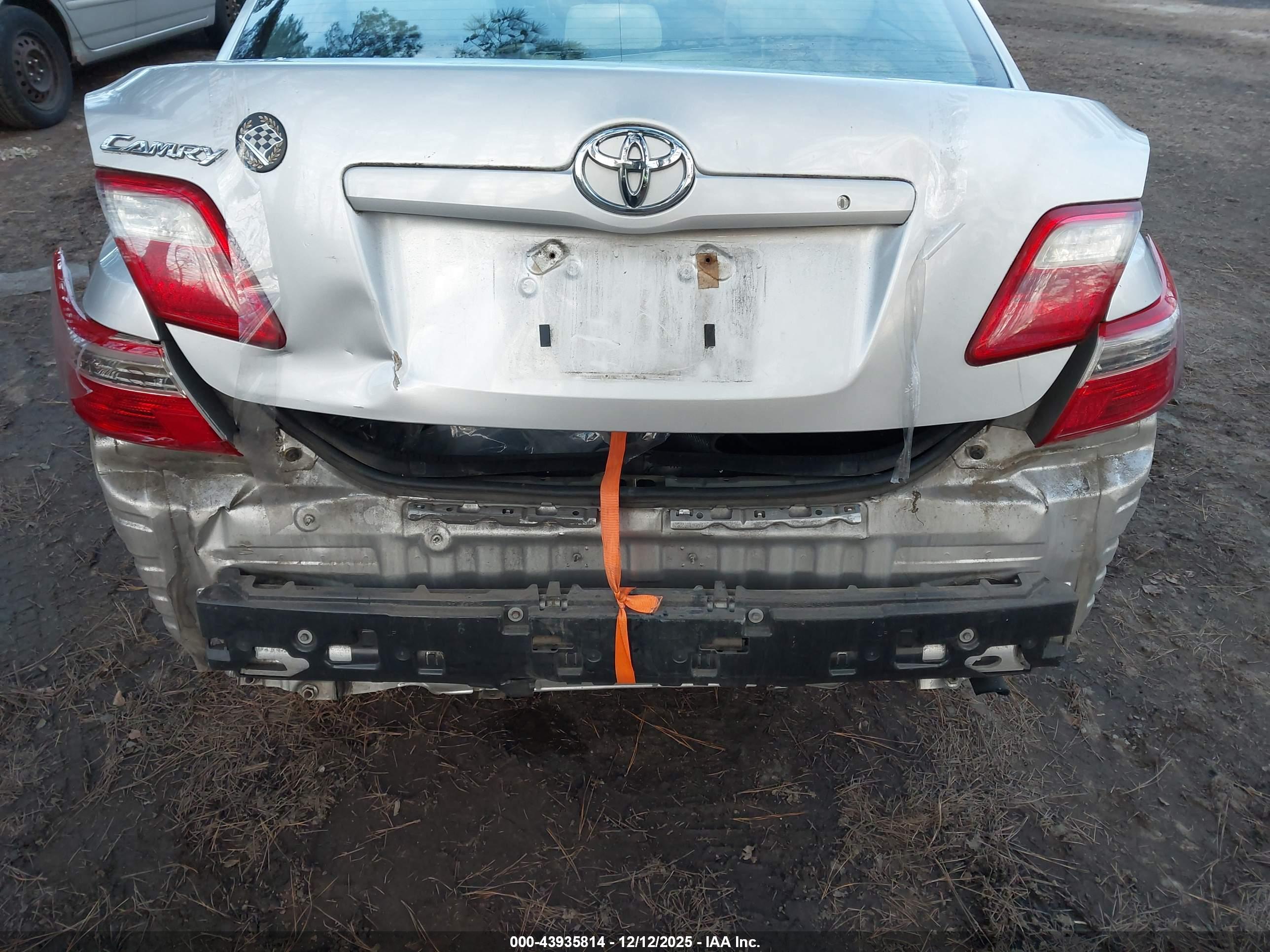 TOYOTA CAMRY image 6