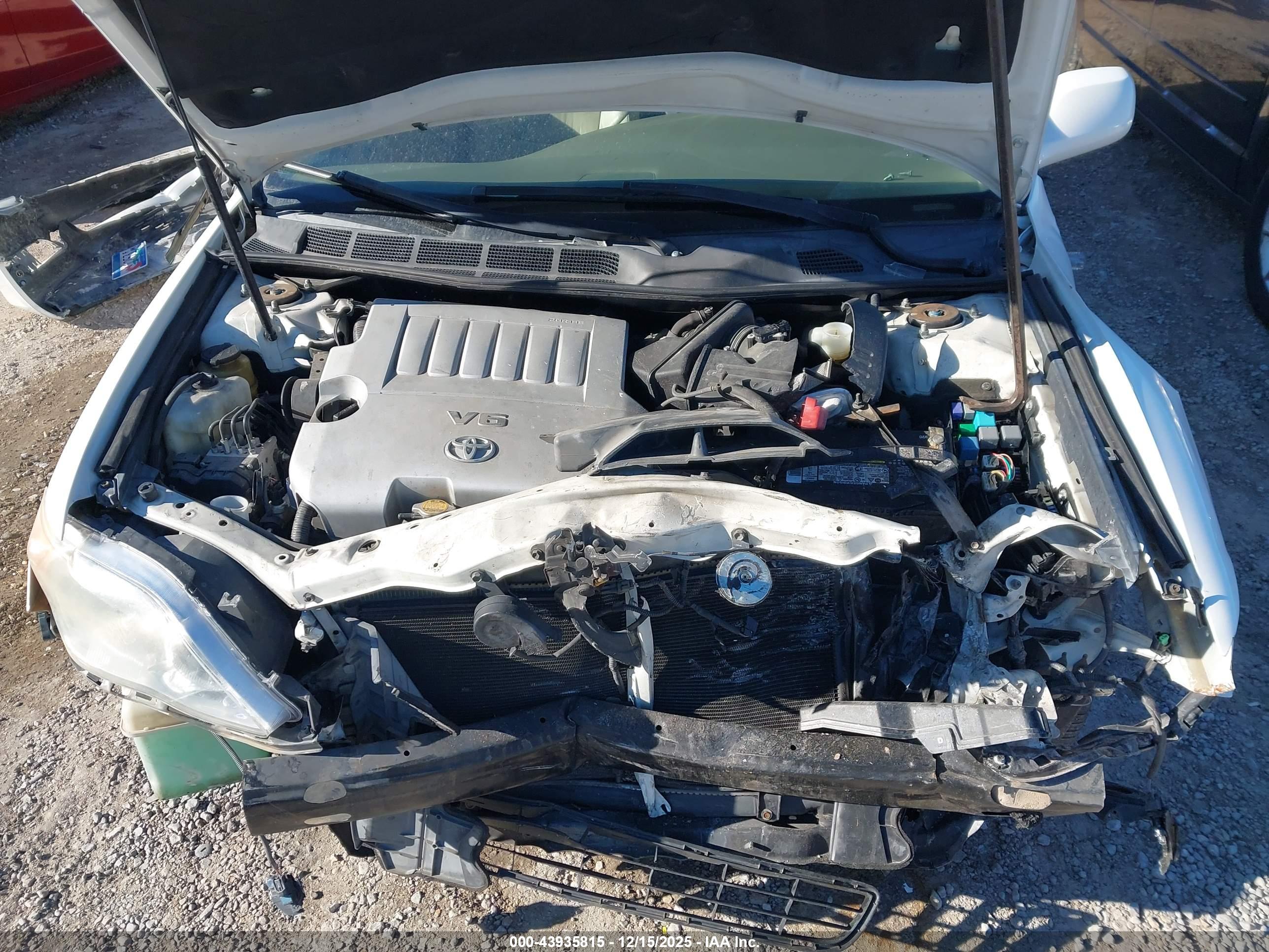 TOYOTA AVALON image 10