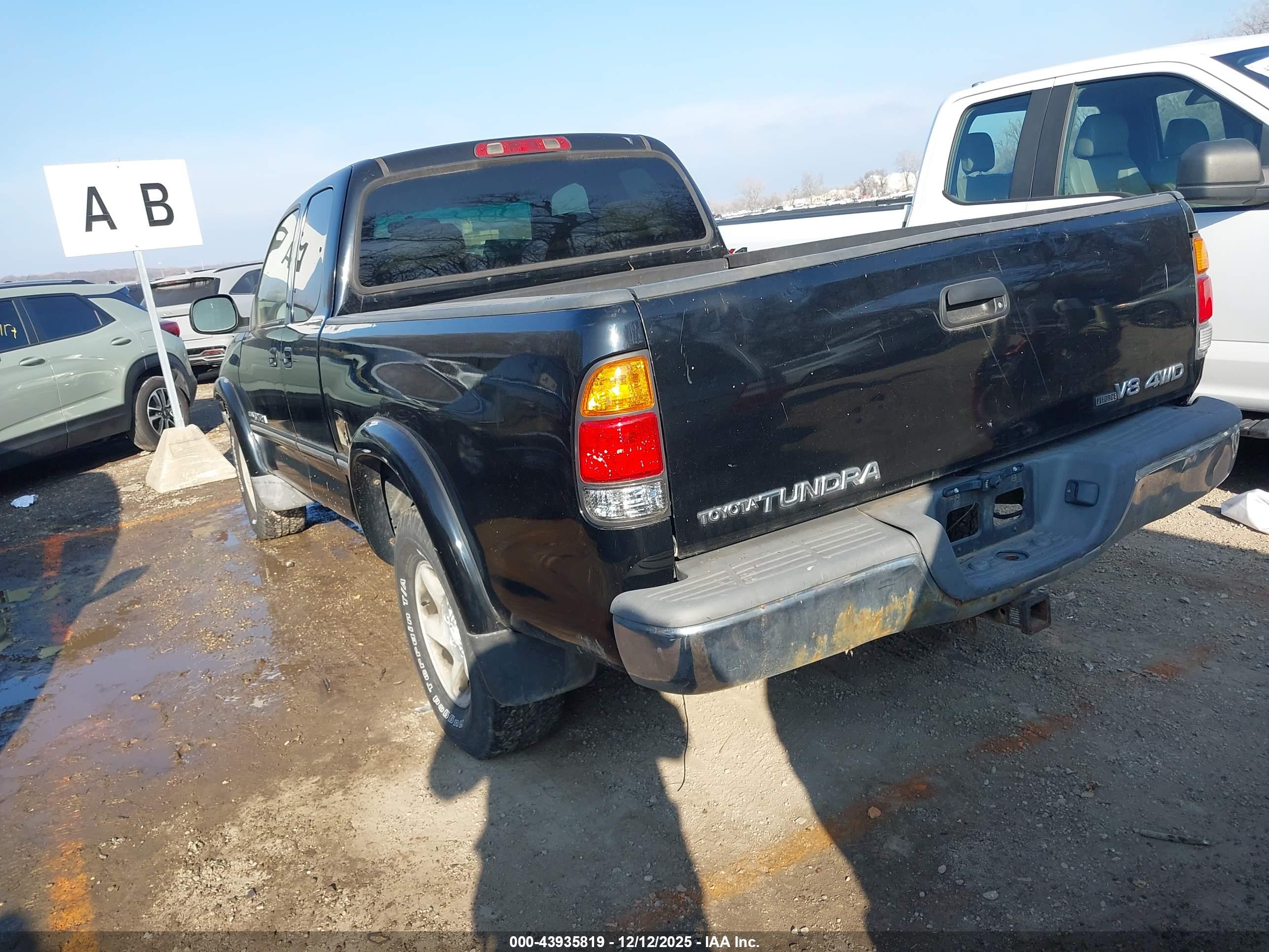 TOYOTA TUNDRA image 3