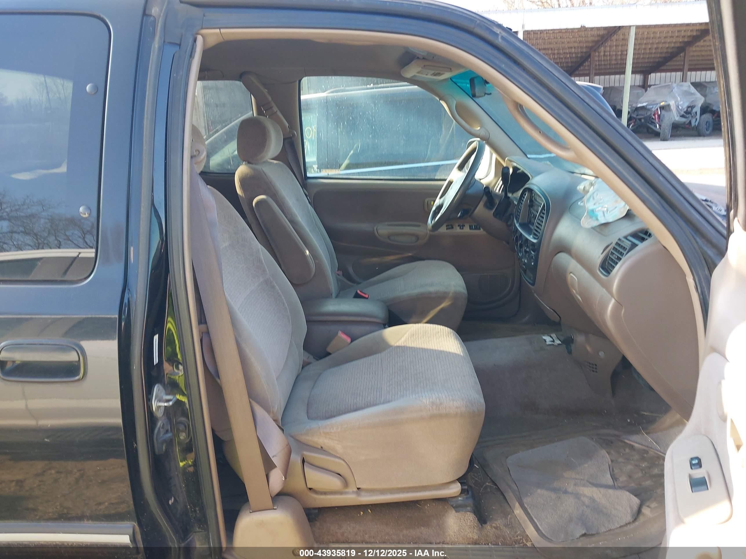 TOYOTA TUNDRA image 5