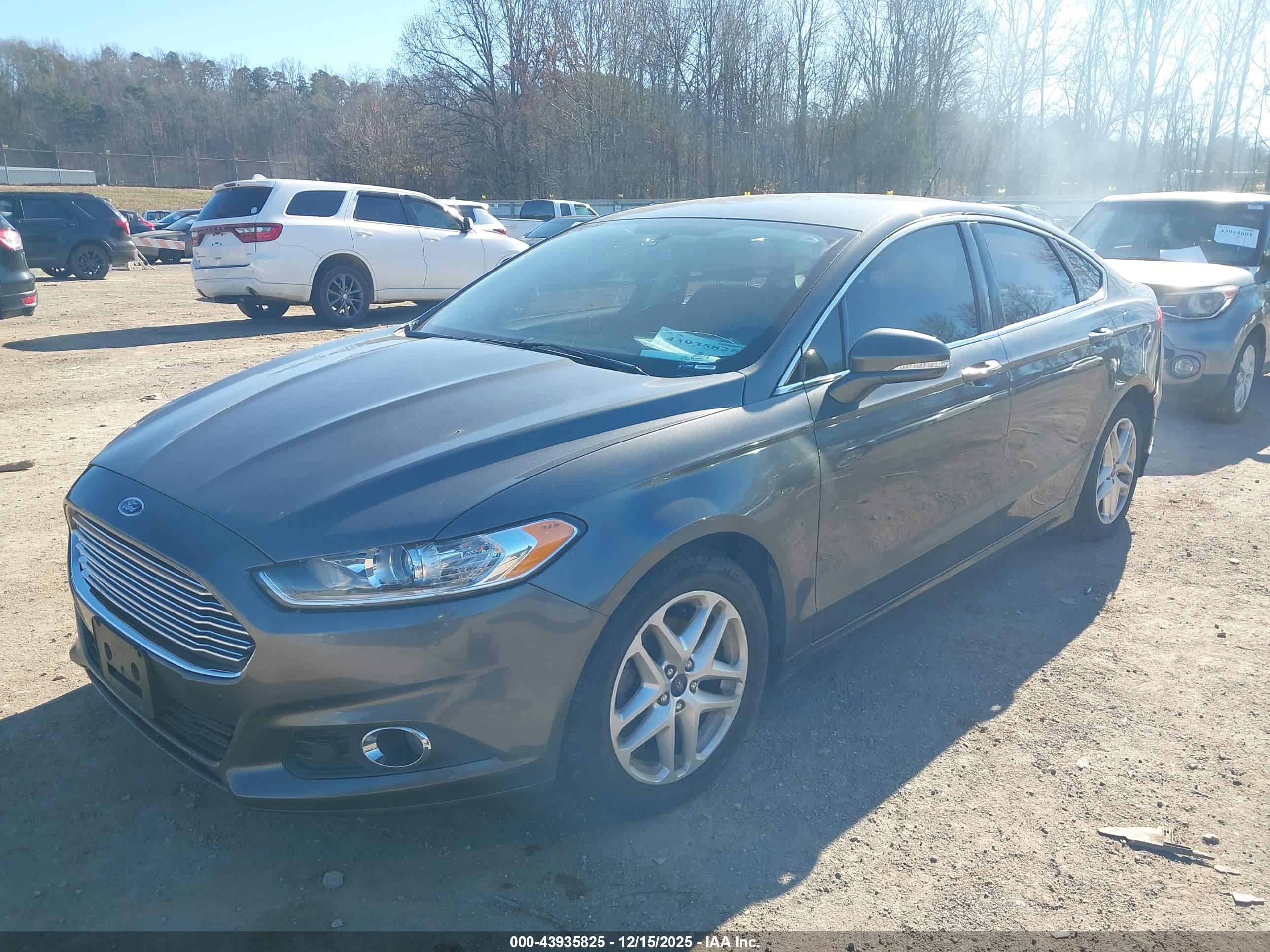 FORD FUSION image 2