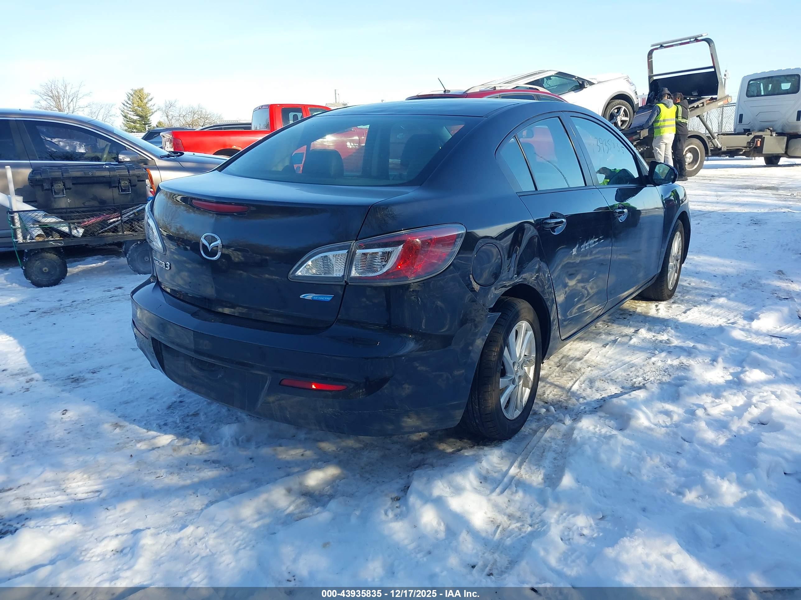MAZDA MAZDA3 image 4