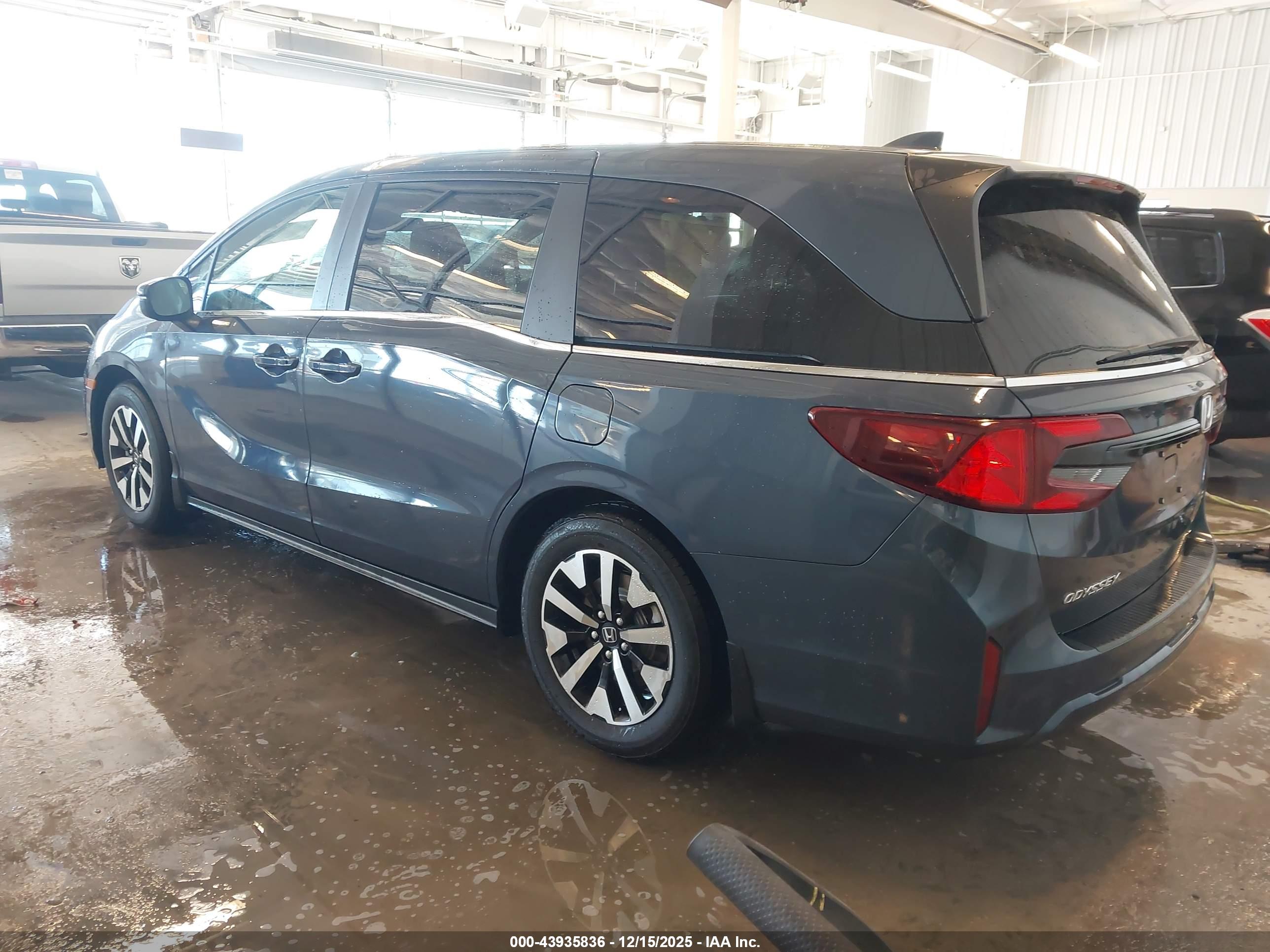 HONDA ODYSSEY image 3