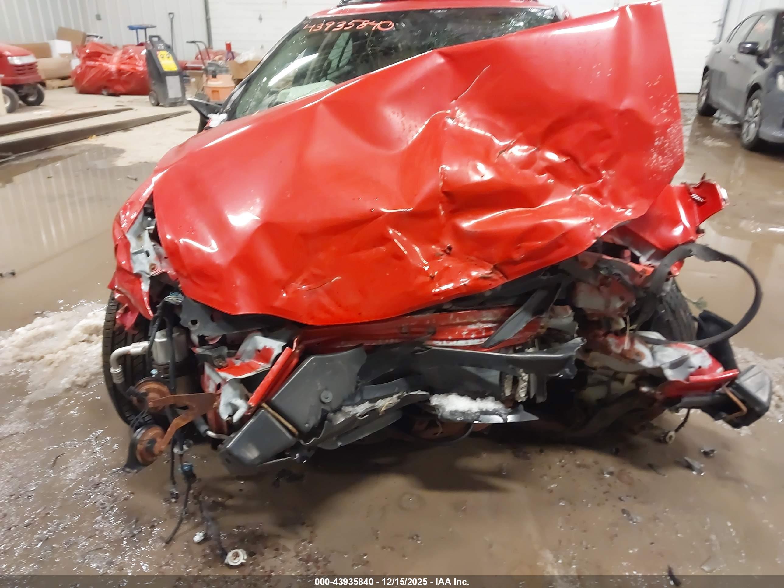 PONTIAC GRAND image 6