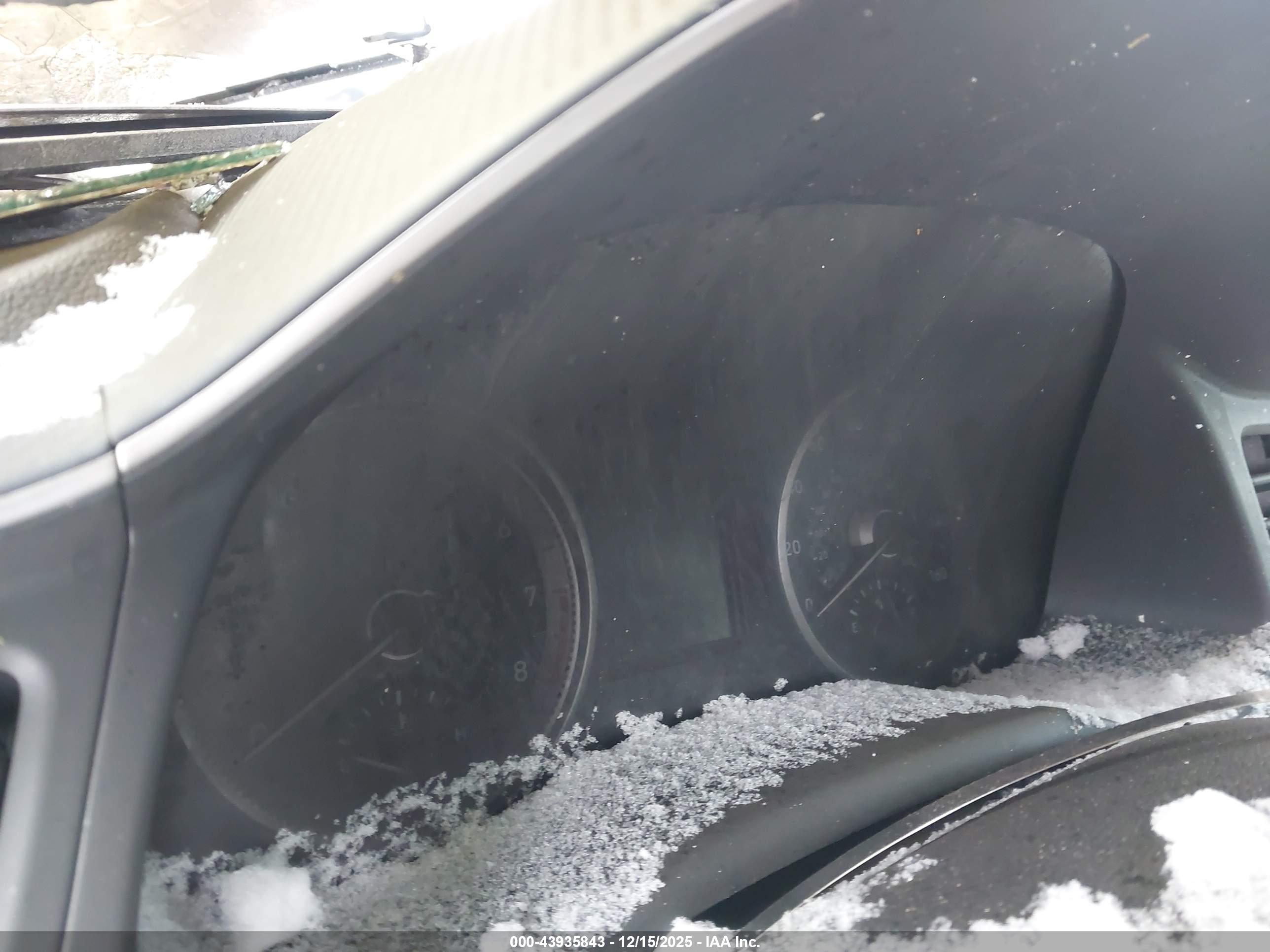 HYUNDAI ELANTRA image 7
