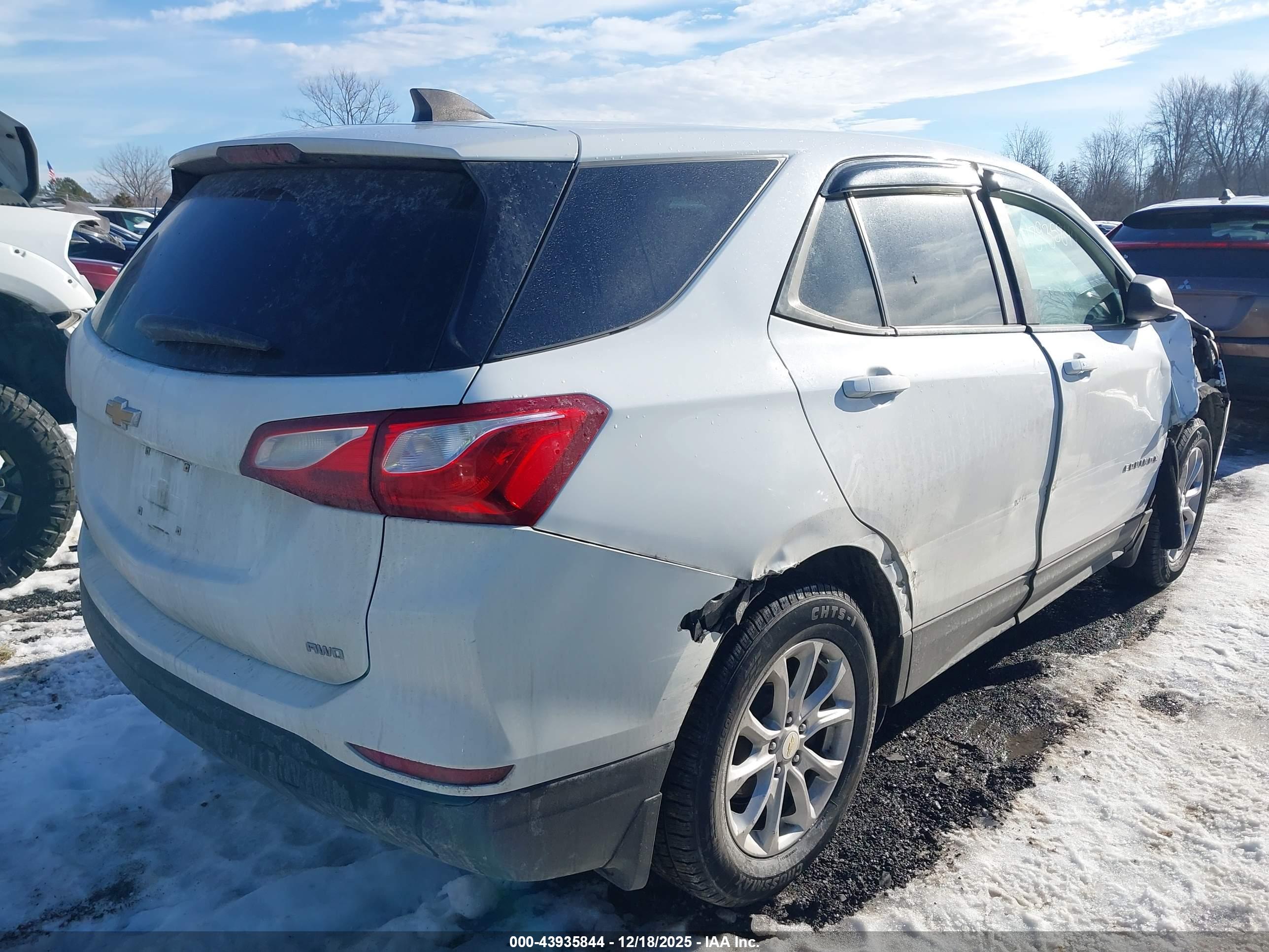 CHEVROLET EQUINOX image 4