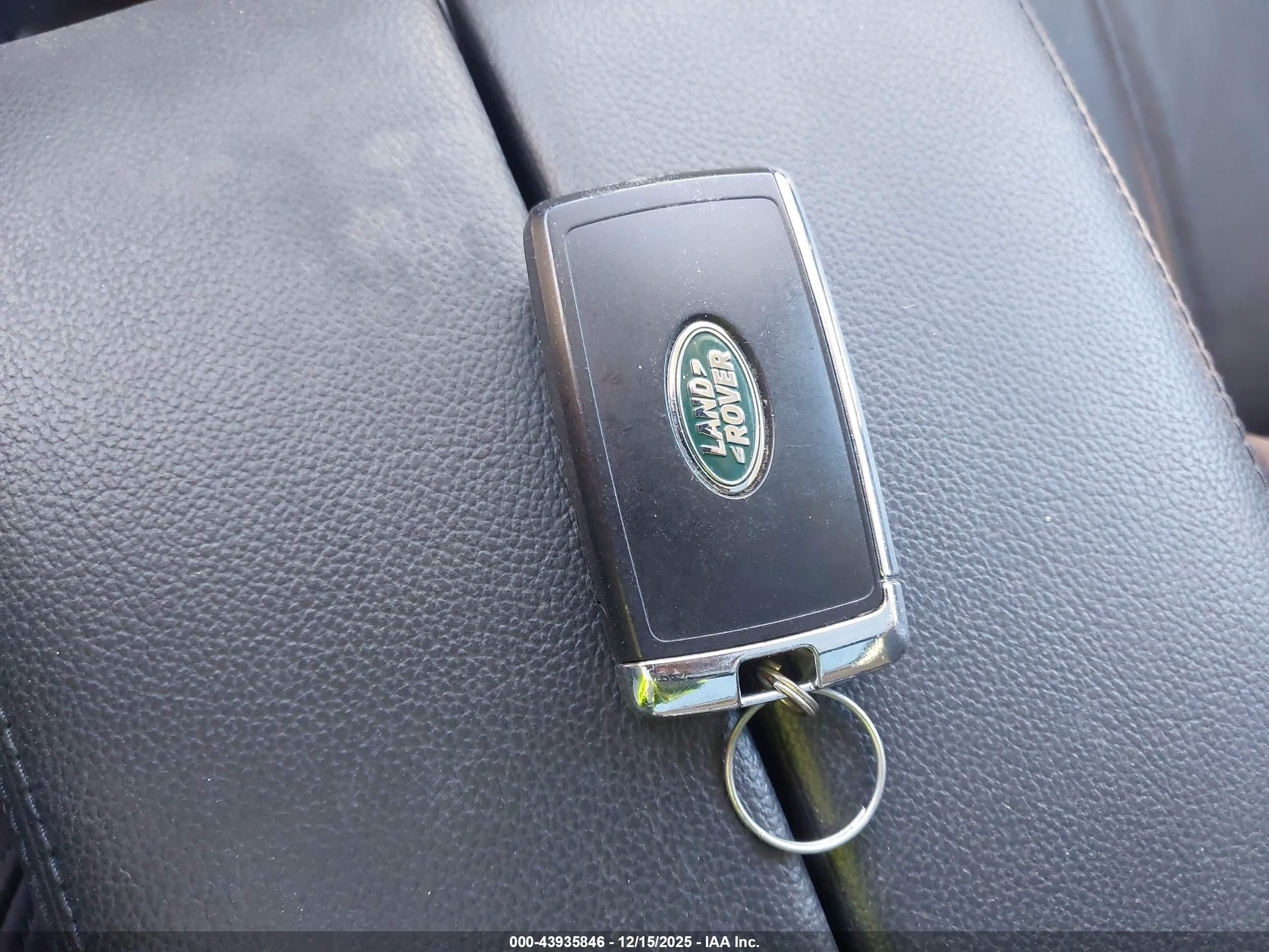 LAND ROVER image 11