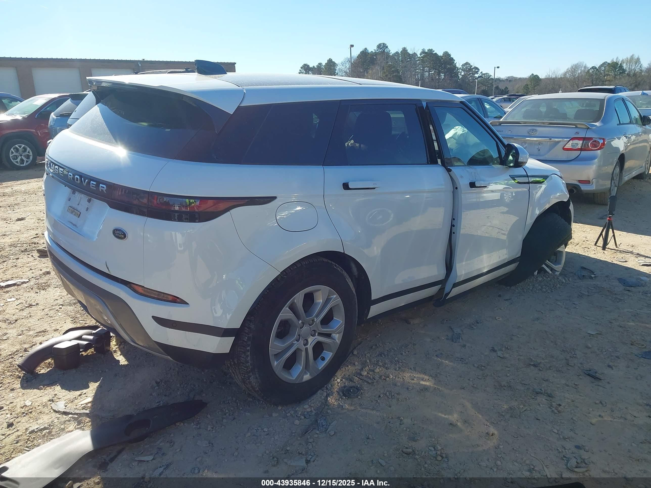 LAND ROVER image 4
