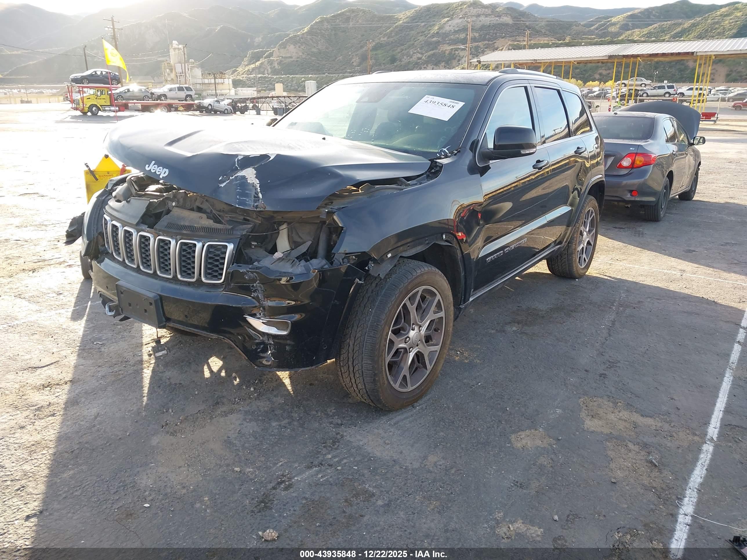 JEEP GRAND image 2