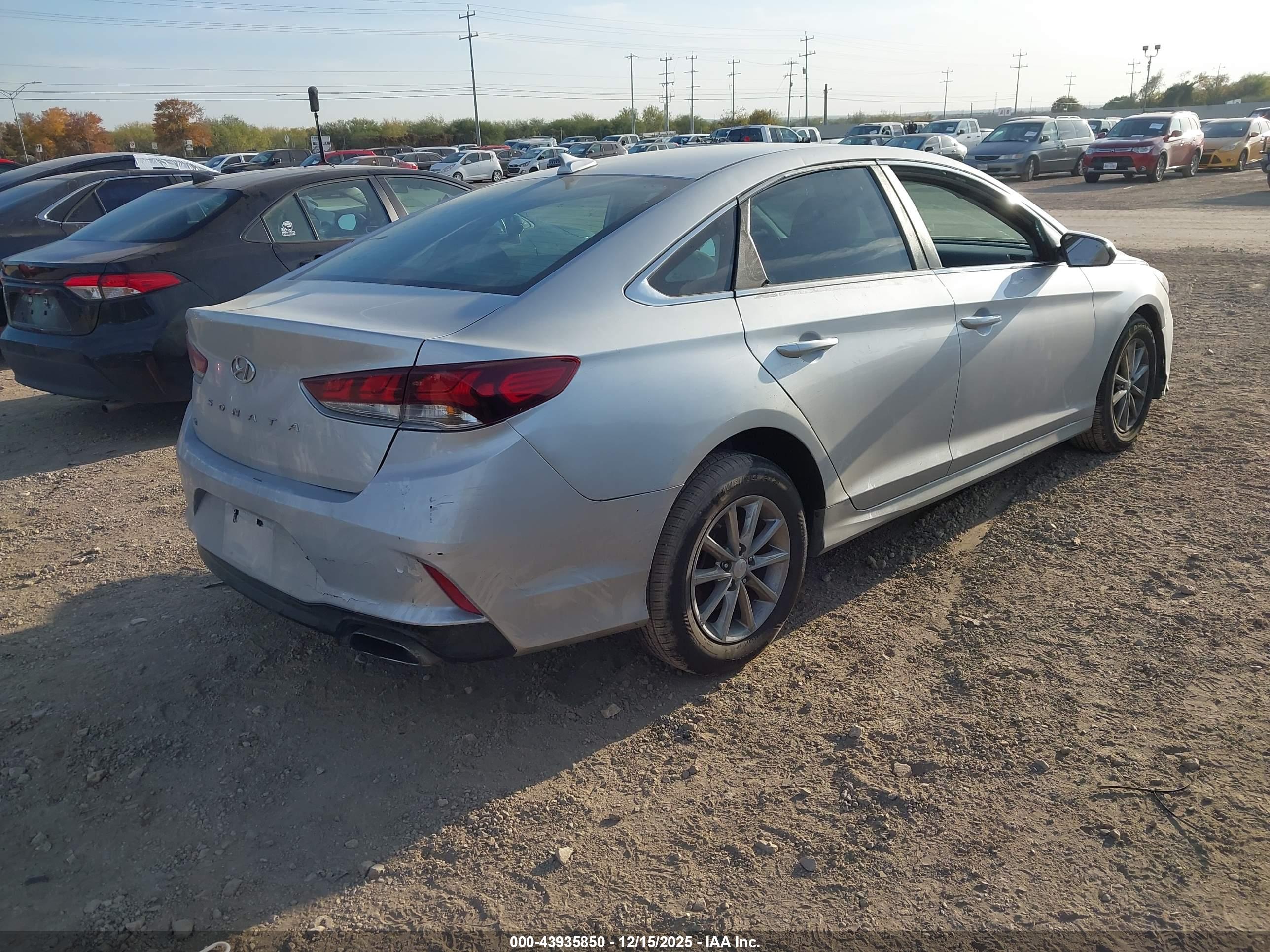 HYUNDAI SONATA image 4