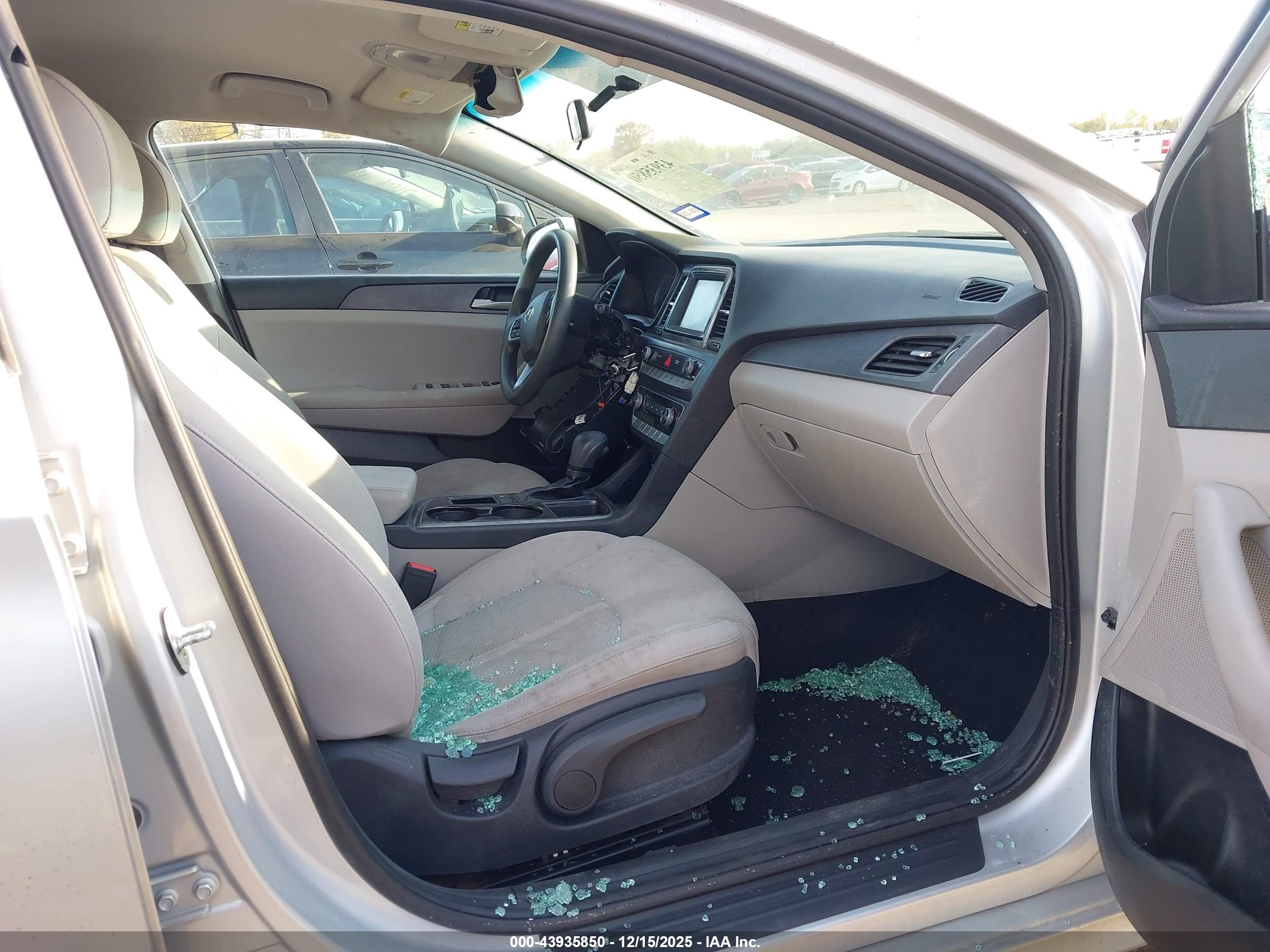 HYUNDAI SONATA image 5