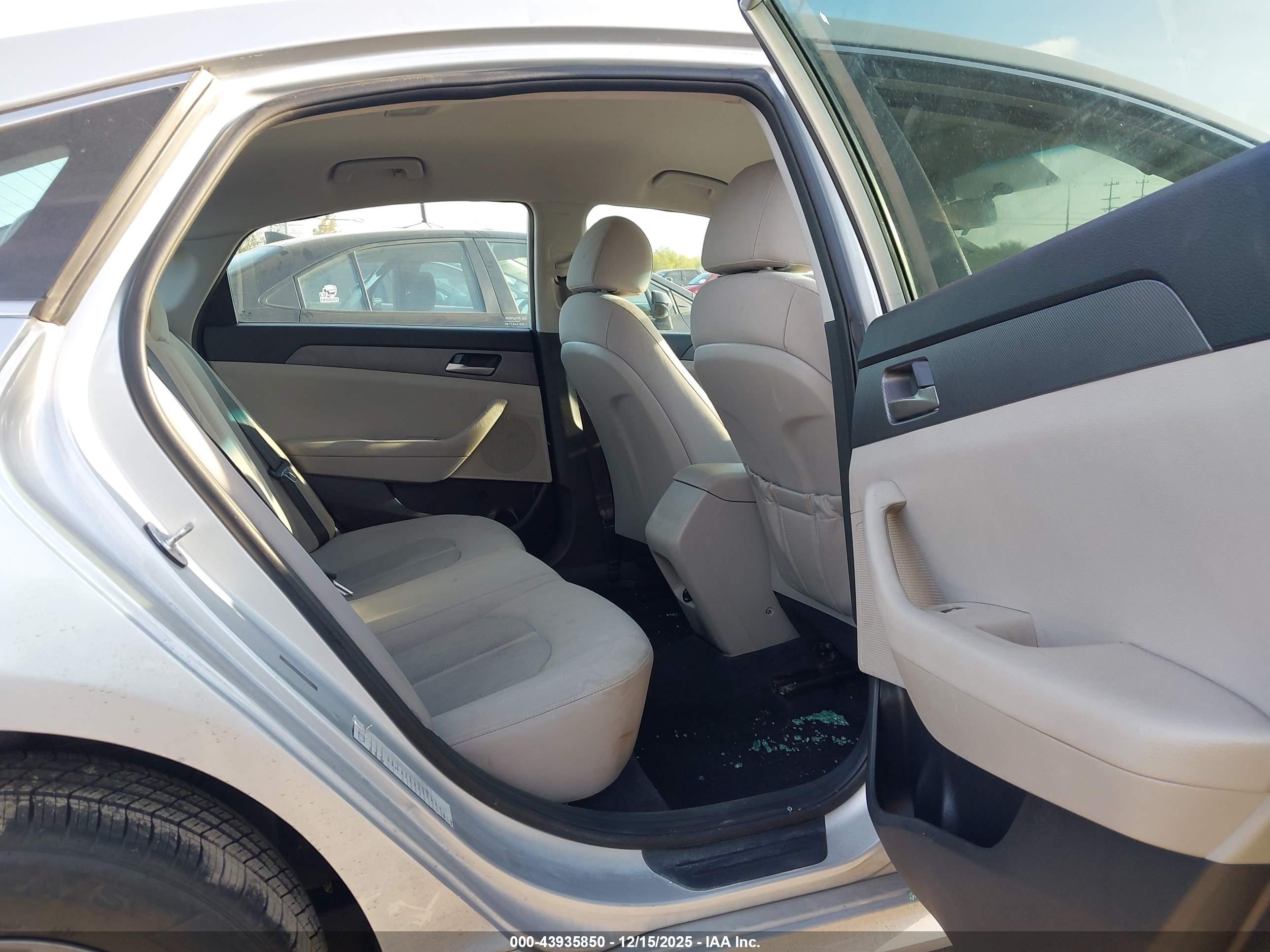 HYUNDAI SONATA image 8