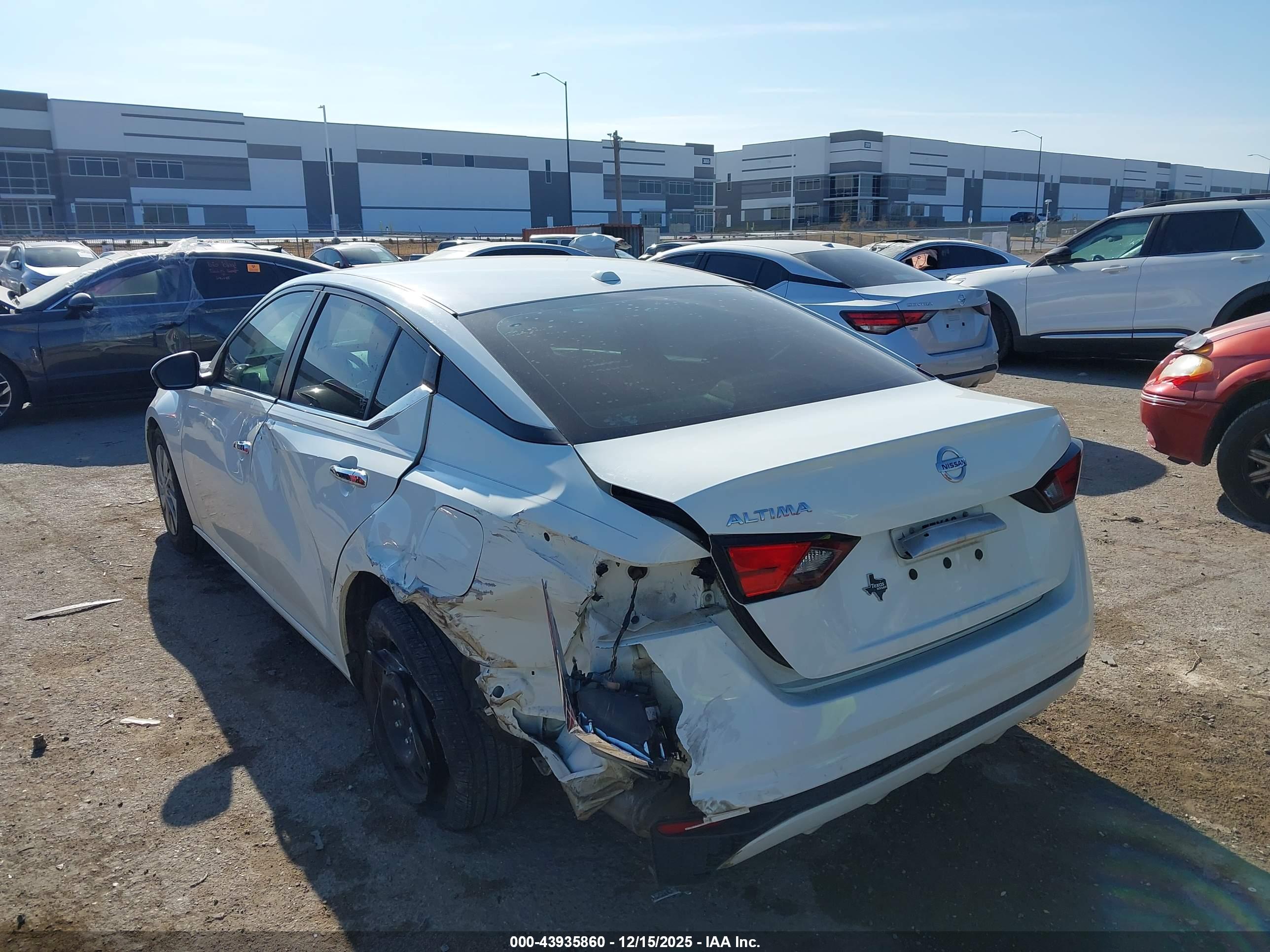 NISSAN ALTIMA image 3