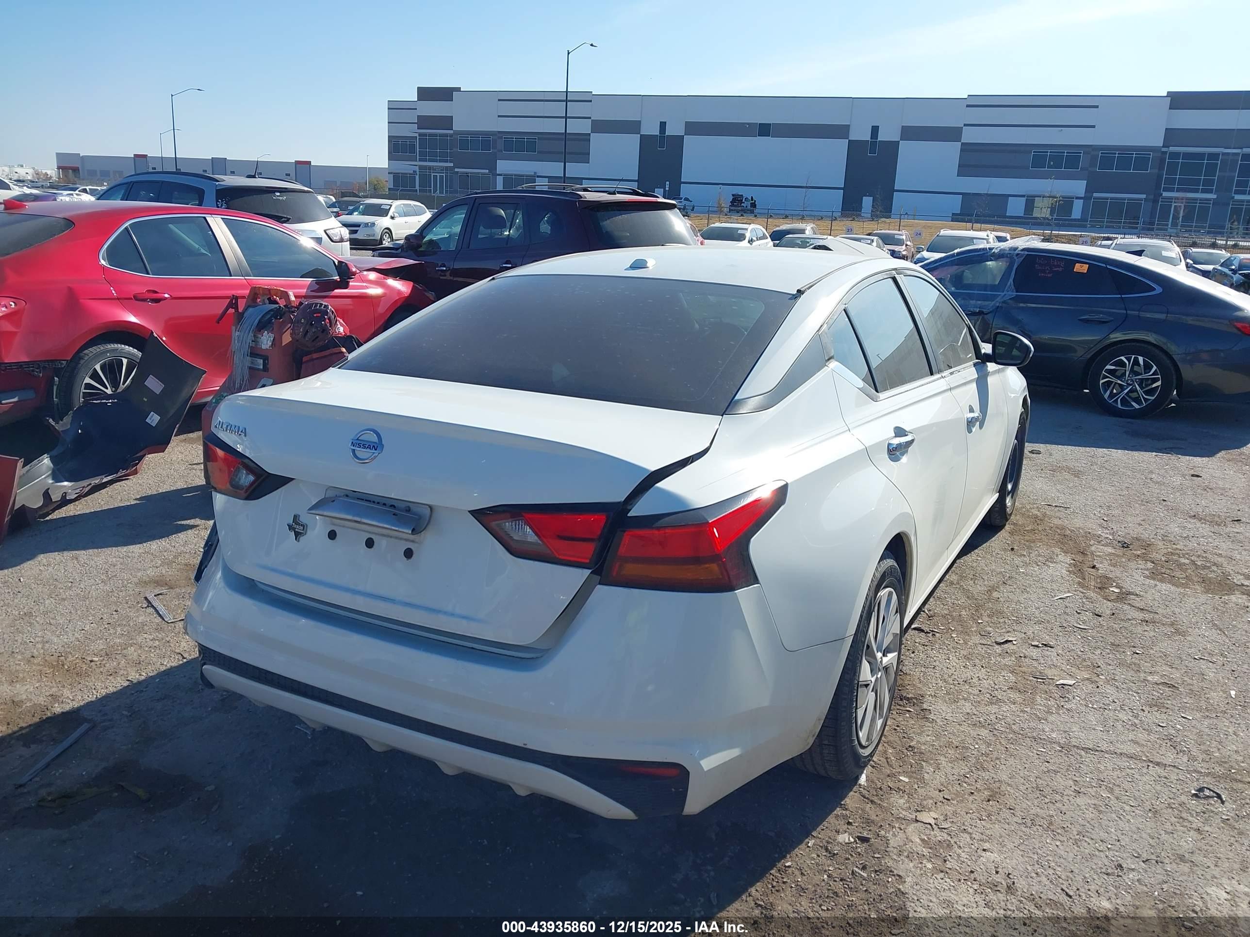 NISSAN ALTIMA image 4