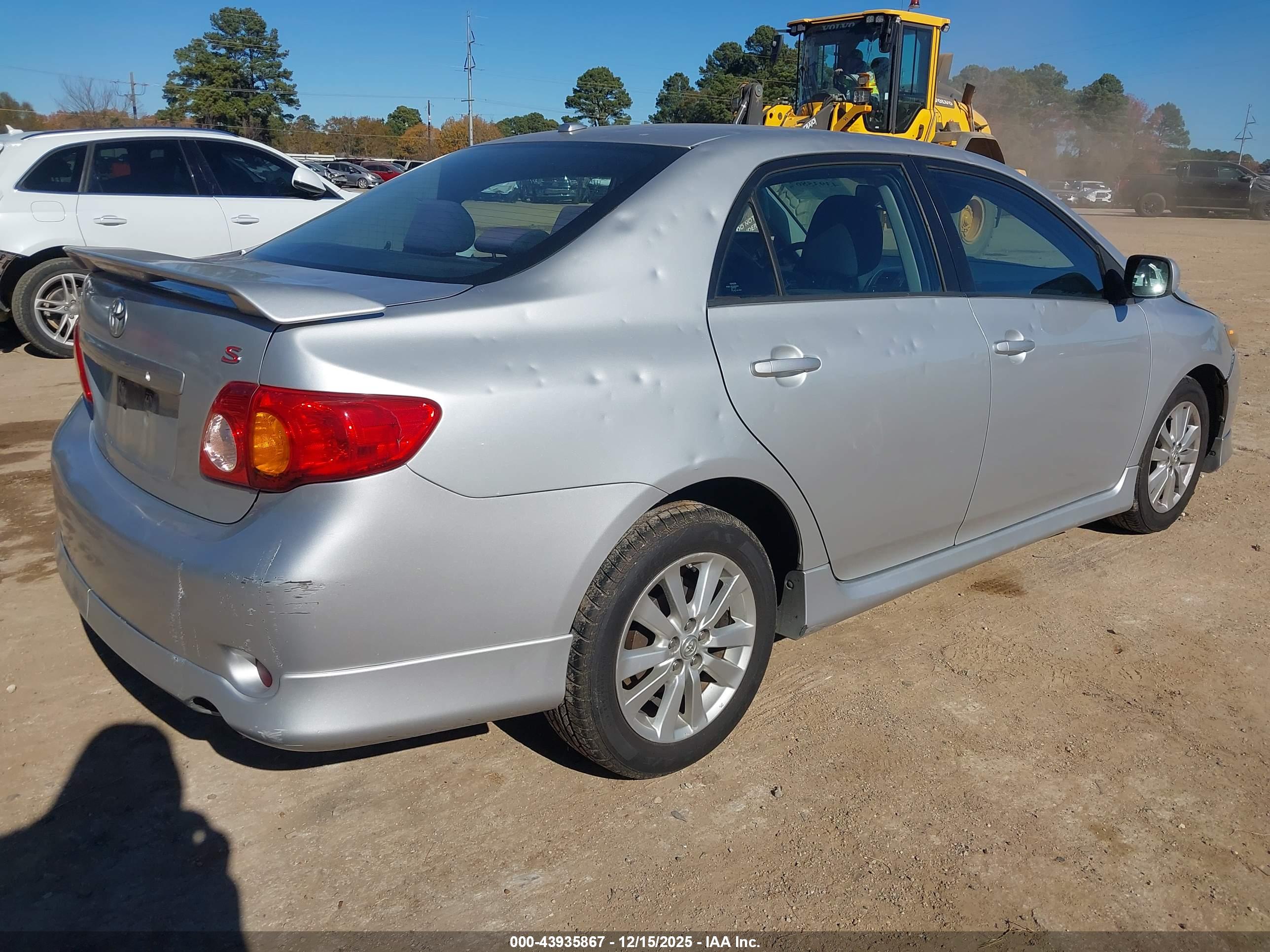 TOYOTA COROLLA image 4