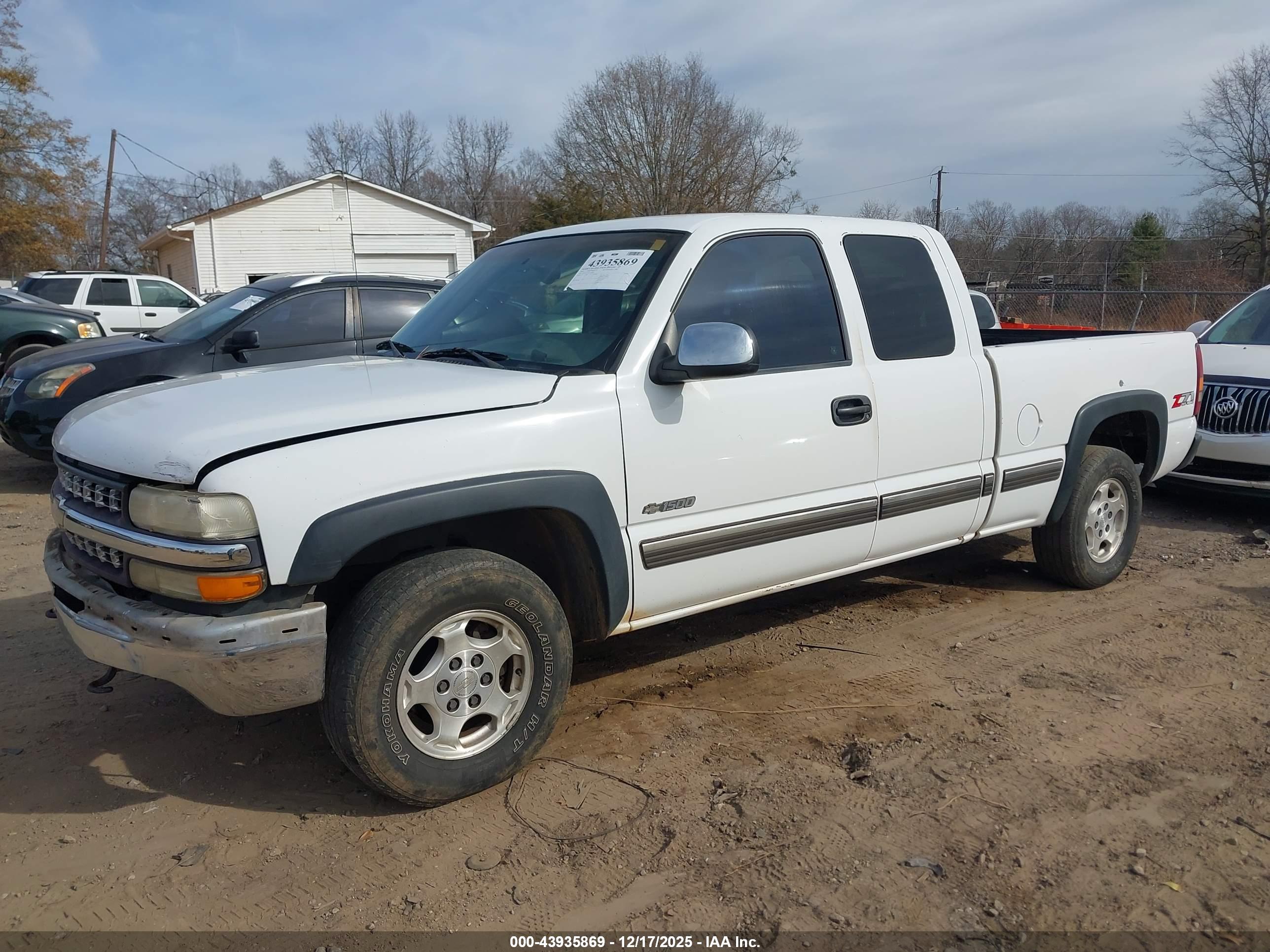 CHEVROLET SILVERADO image 2