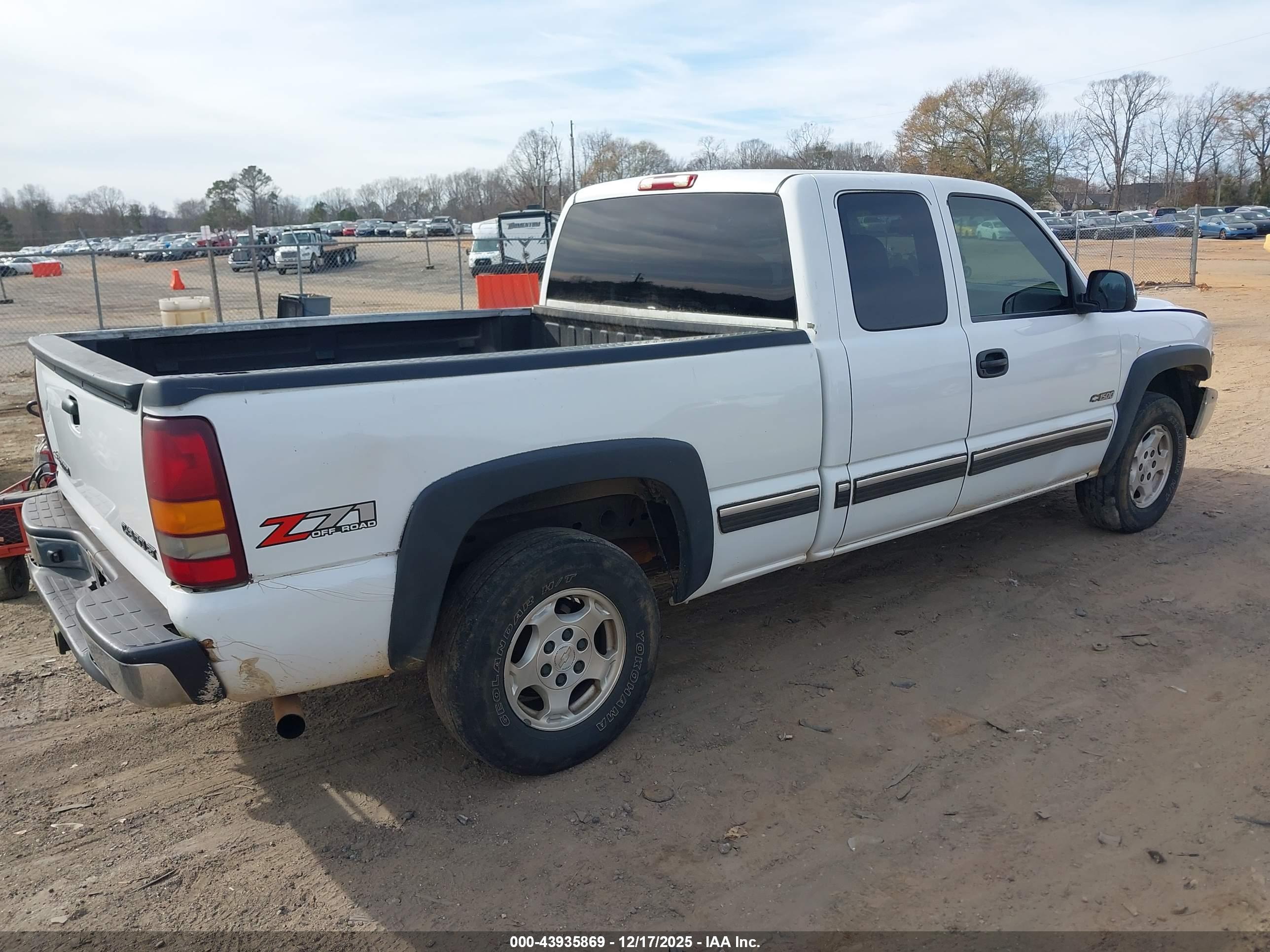 CHEVROLET SILVERADO image 4