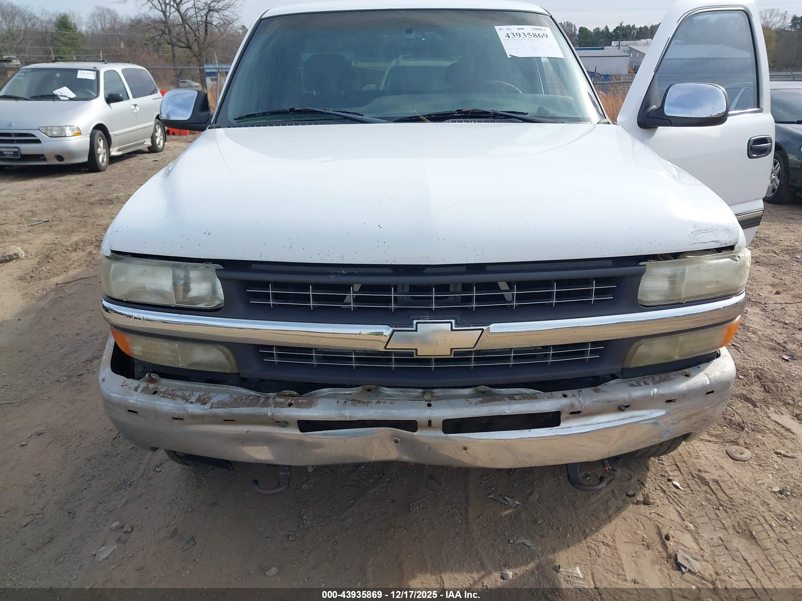 CHEVROLET SILVERADO image 6