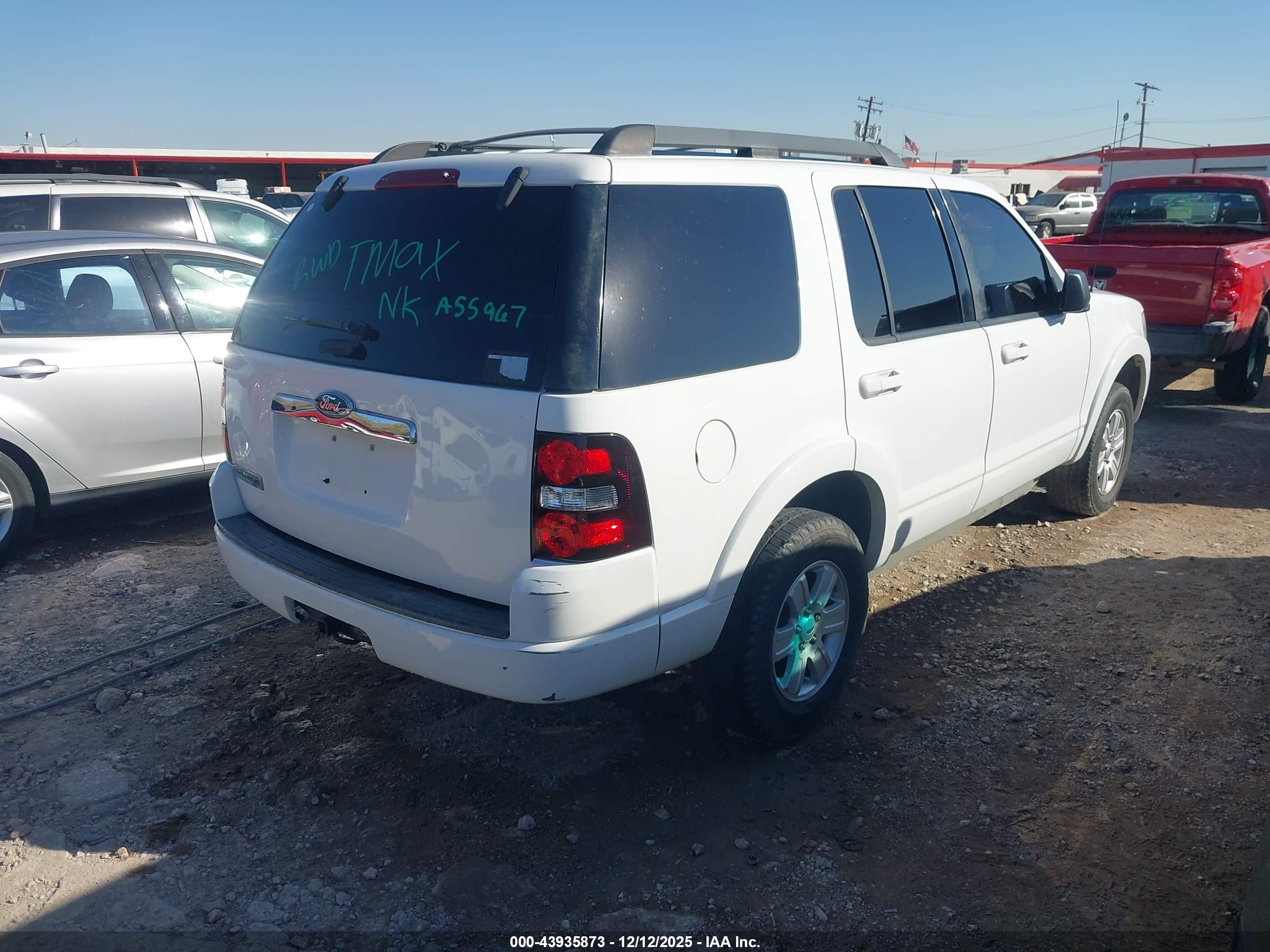 FORD EXPLORER image 4