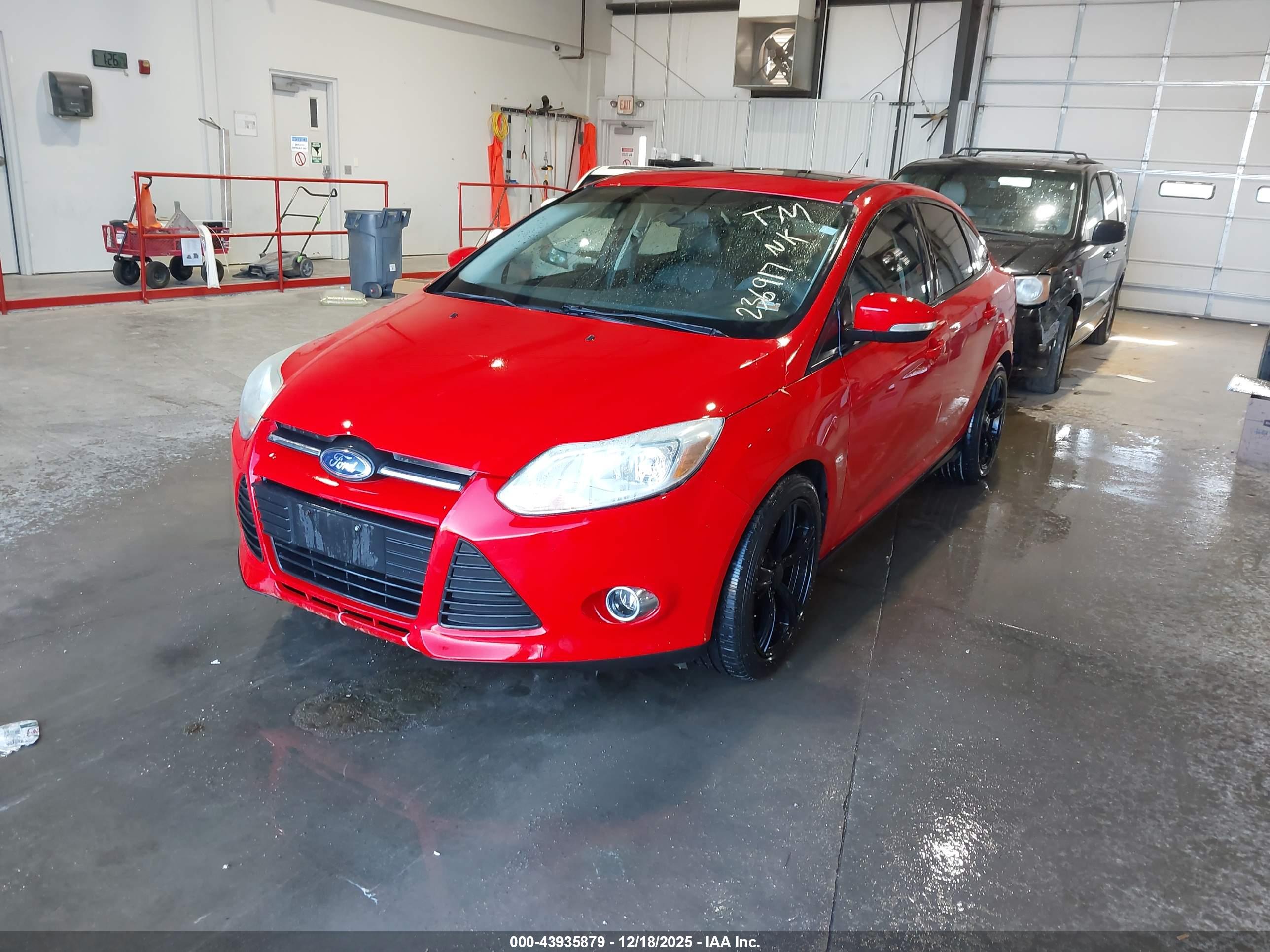 FORD FOCUS image 2