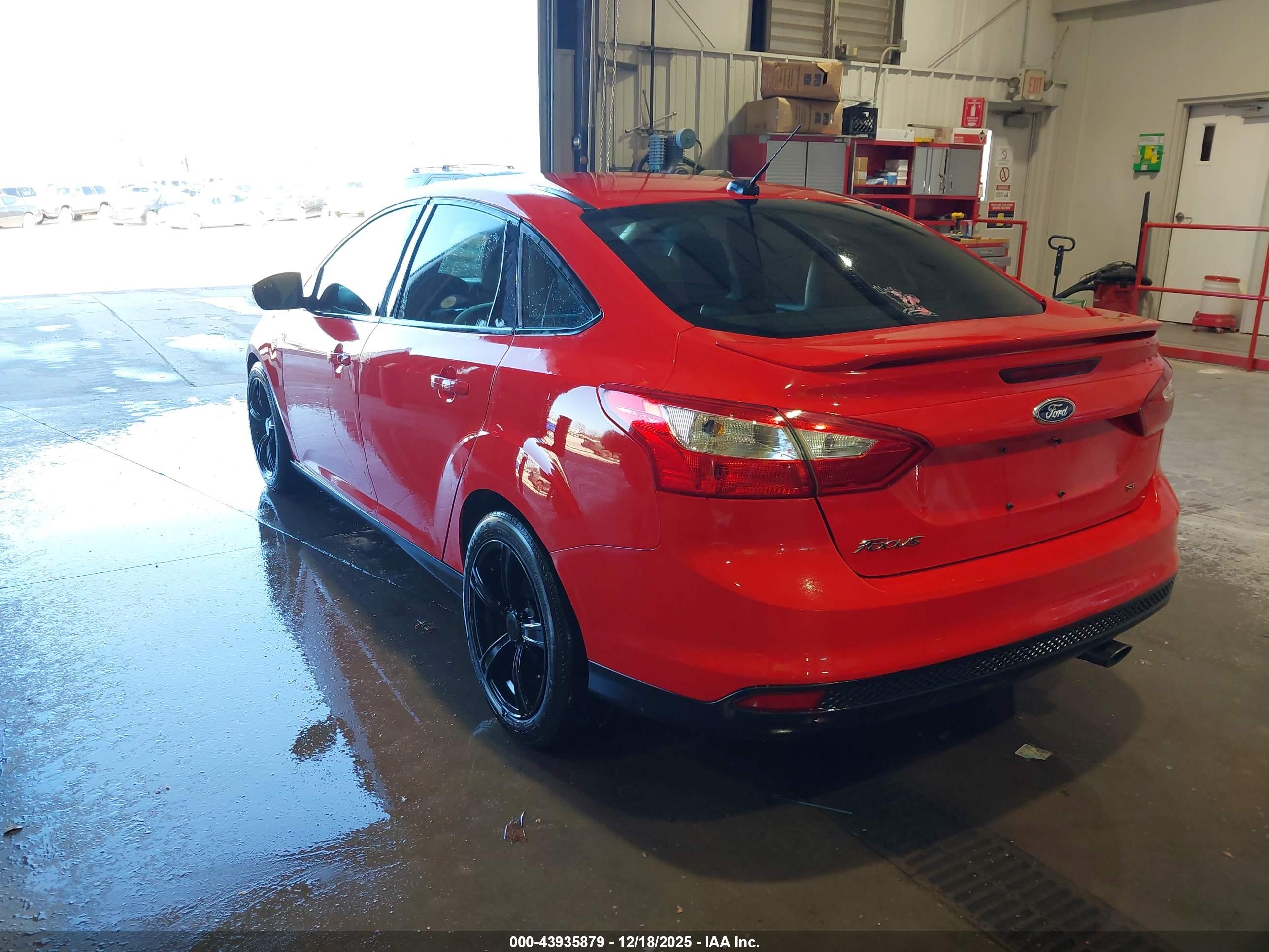 FORD FOCUS image 3