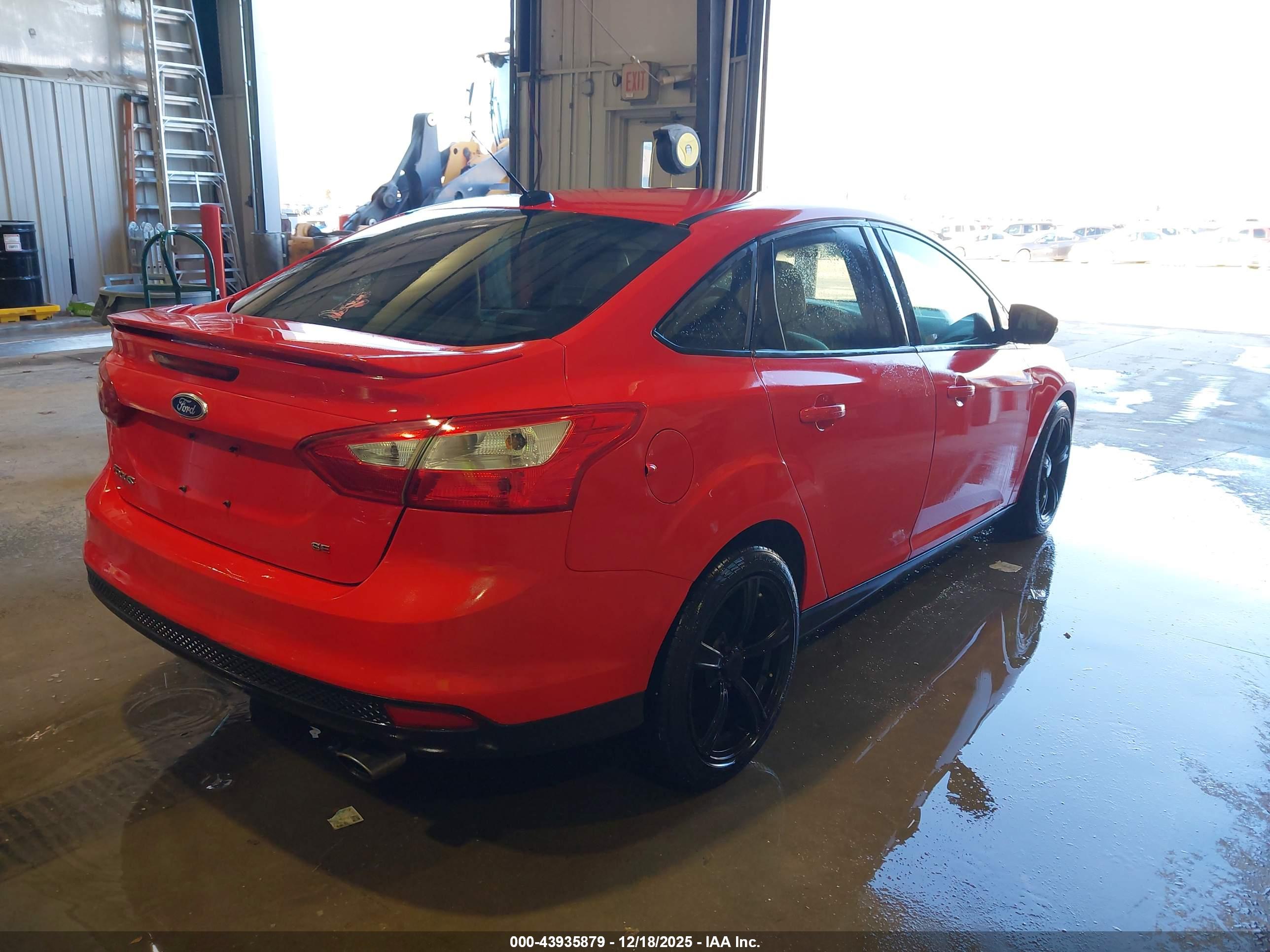 FORD FOCUS image 4