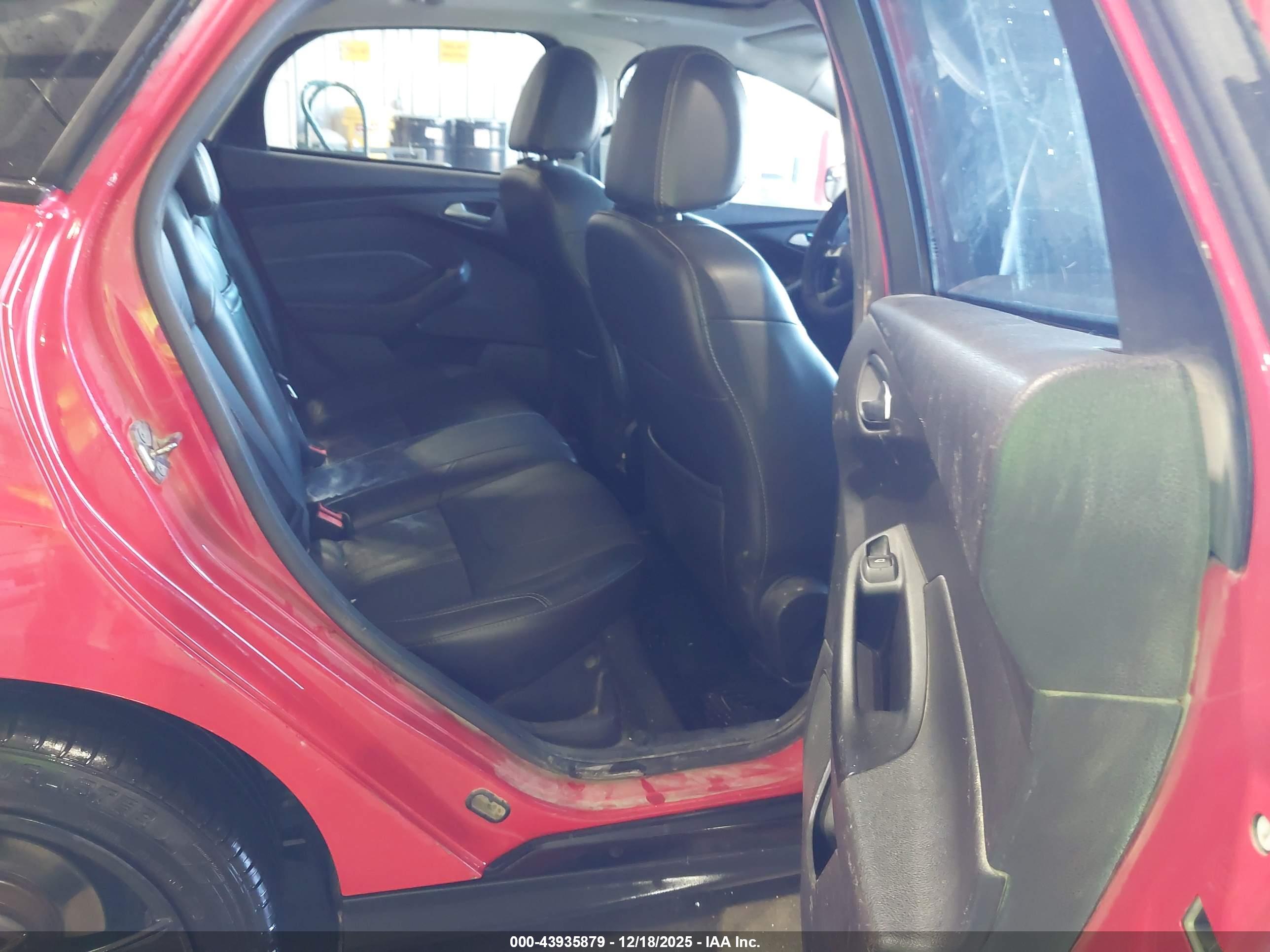 FORD FOCUS image 8