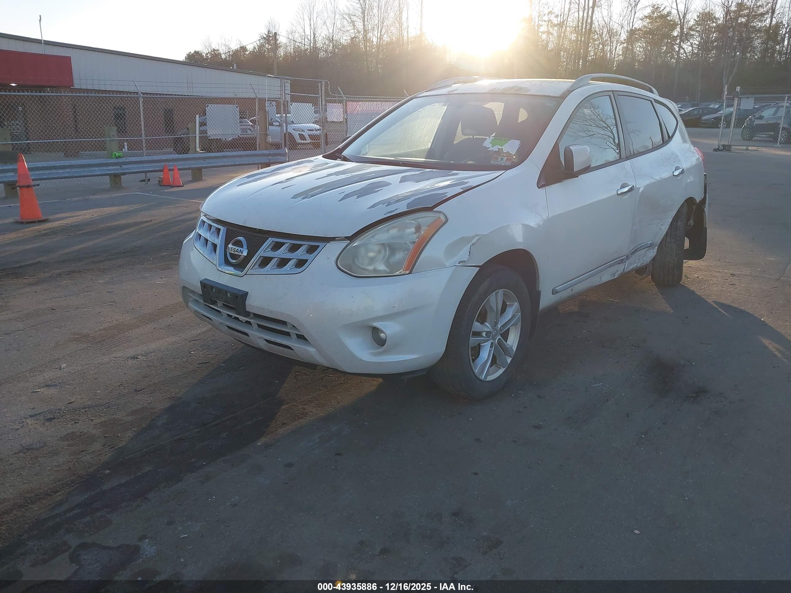 NISSAN ROGUE image 2