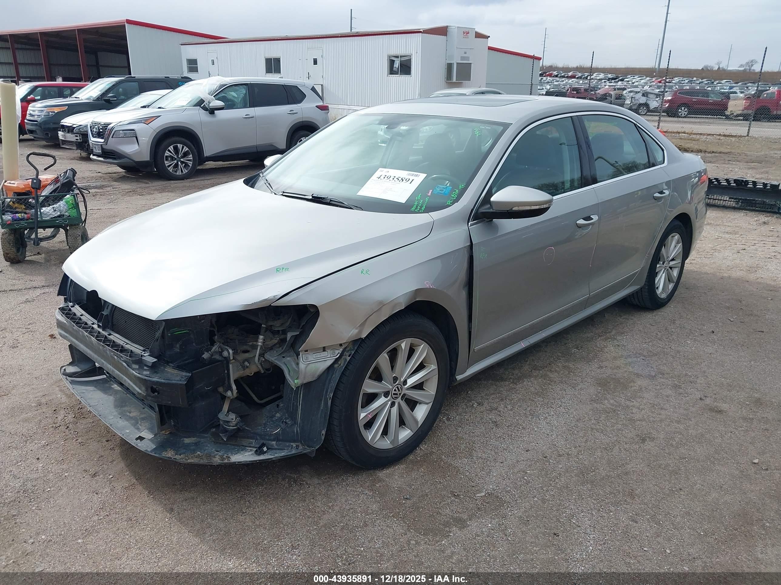 VOLKSWAGEN PASSAT image 2