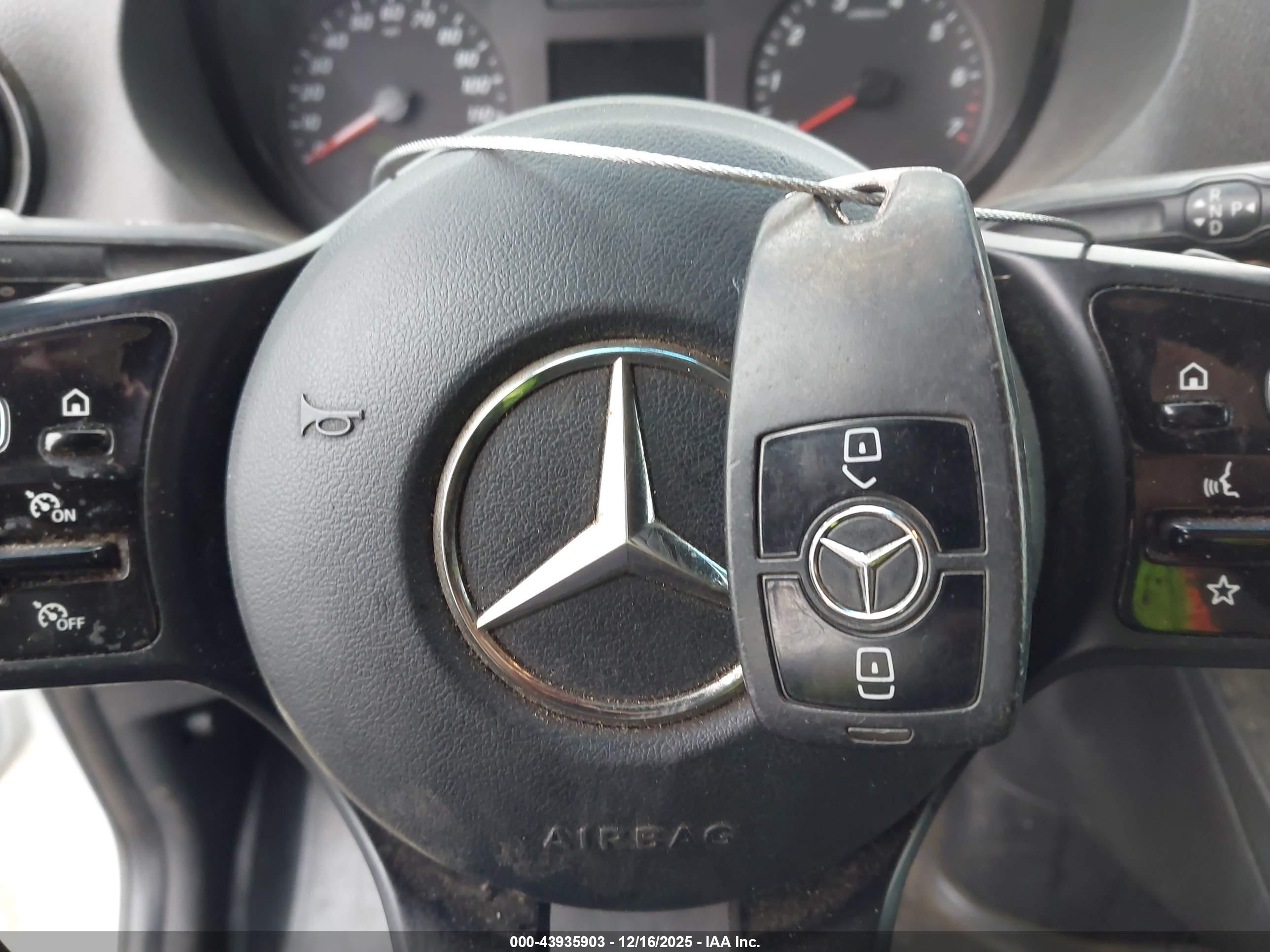 MERCEDES-BENZ SPRINTER image 11