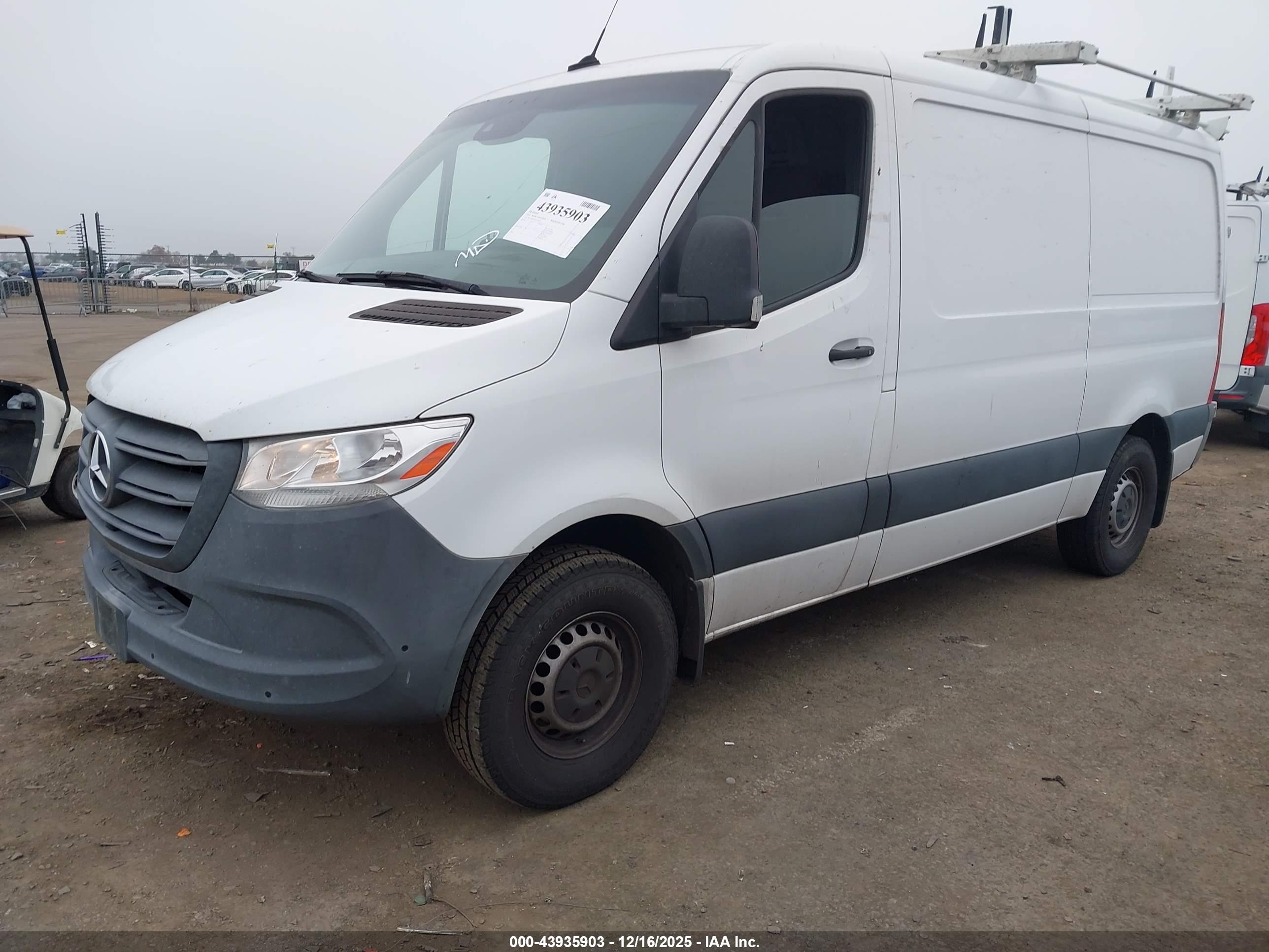 MERCEDES-BENZ SPRINTER image 2