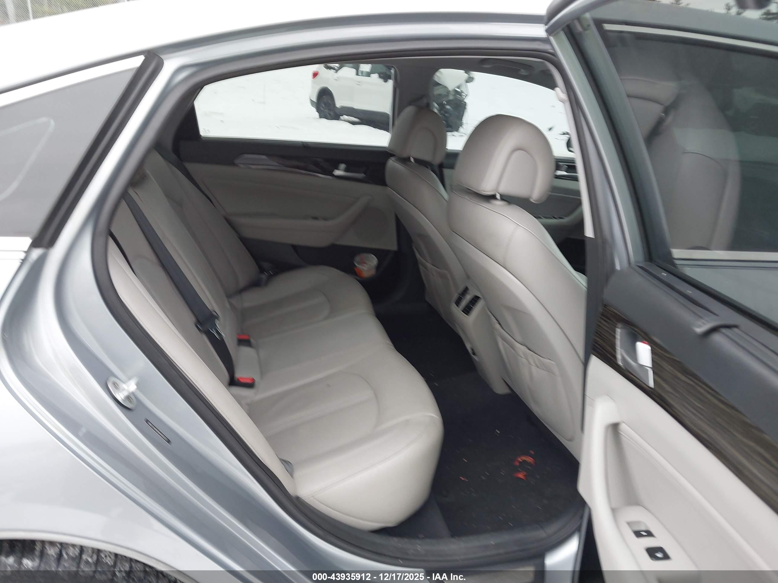 HYUNDAI SONATA image 8