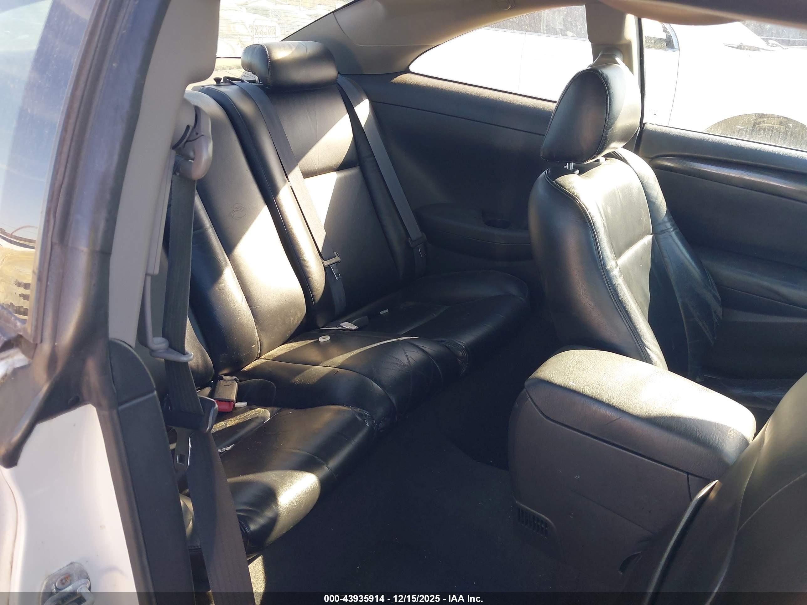 TOYOTA CAMRY image 8