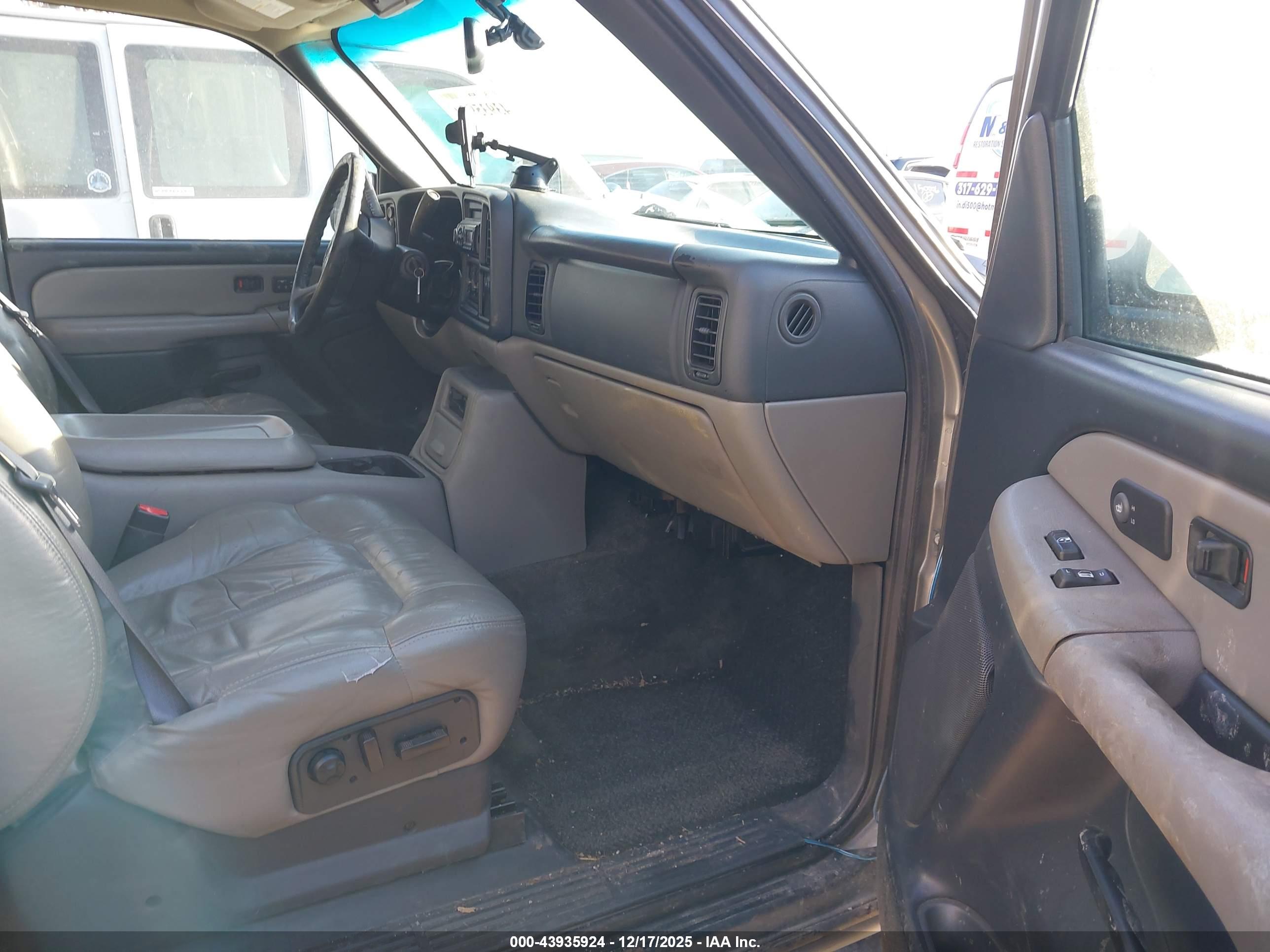 CHEVROLET TAHOE image 5