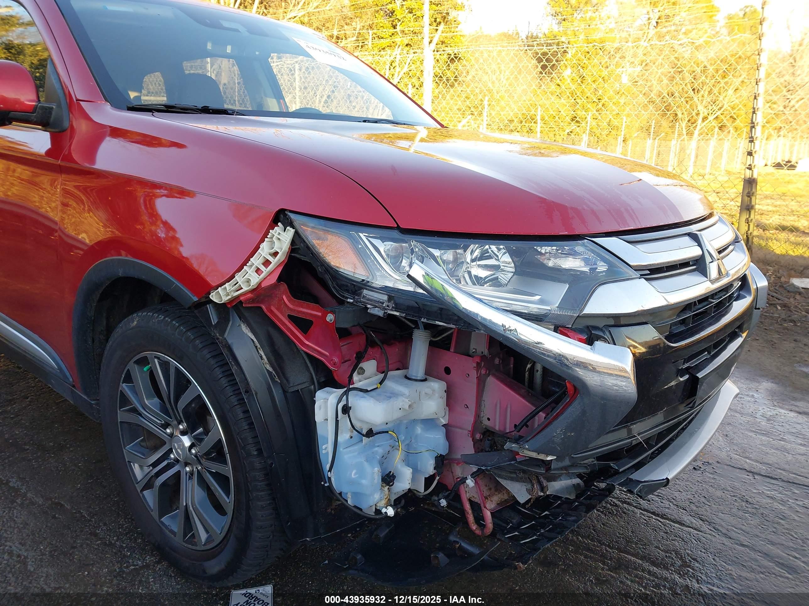 MITSUBISHI OUTLANDER image 6