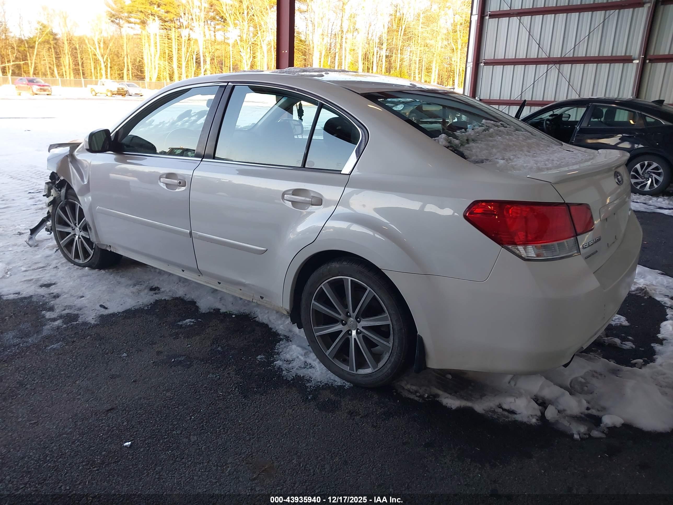 SUBARU LEGACY image 3