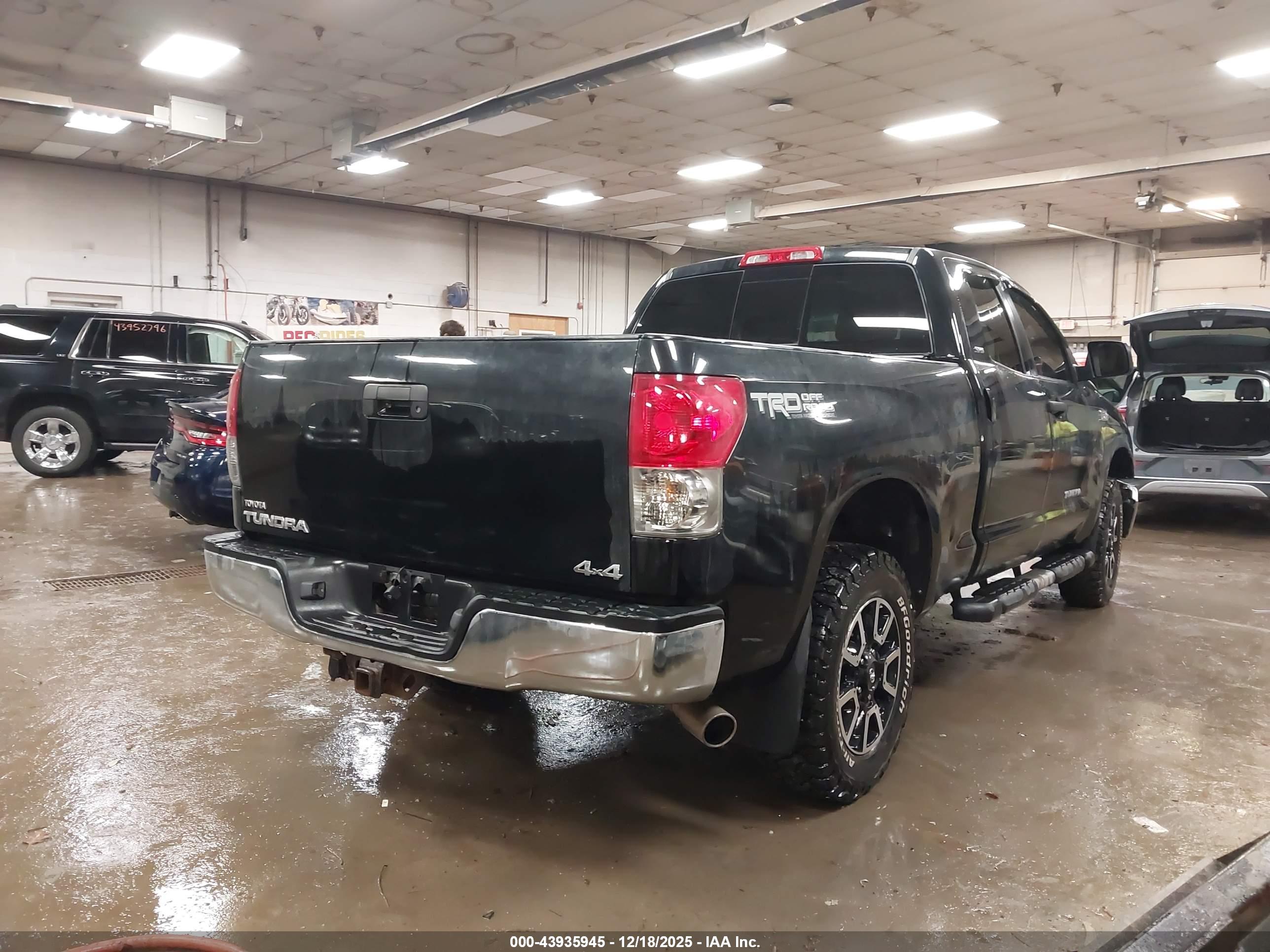 TOYOTA TUNDRA image 4
