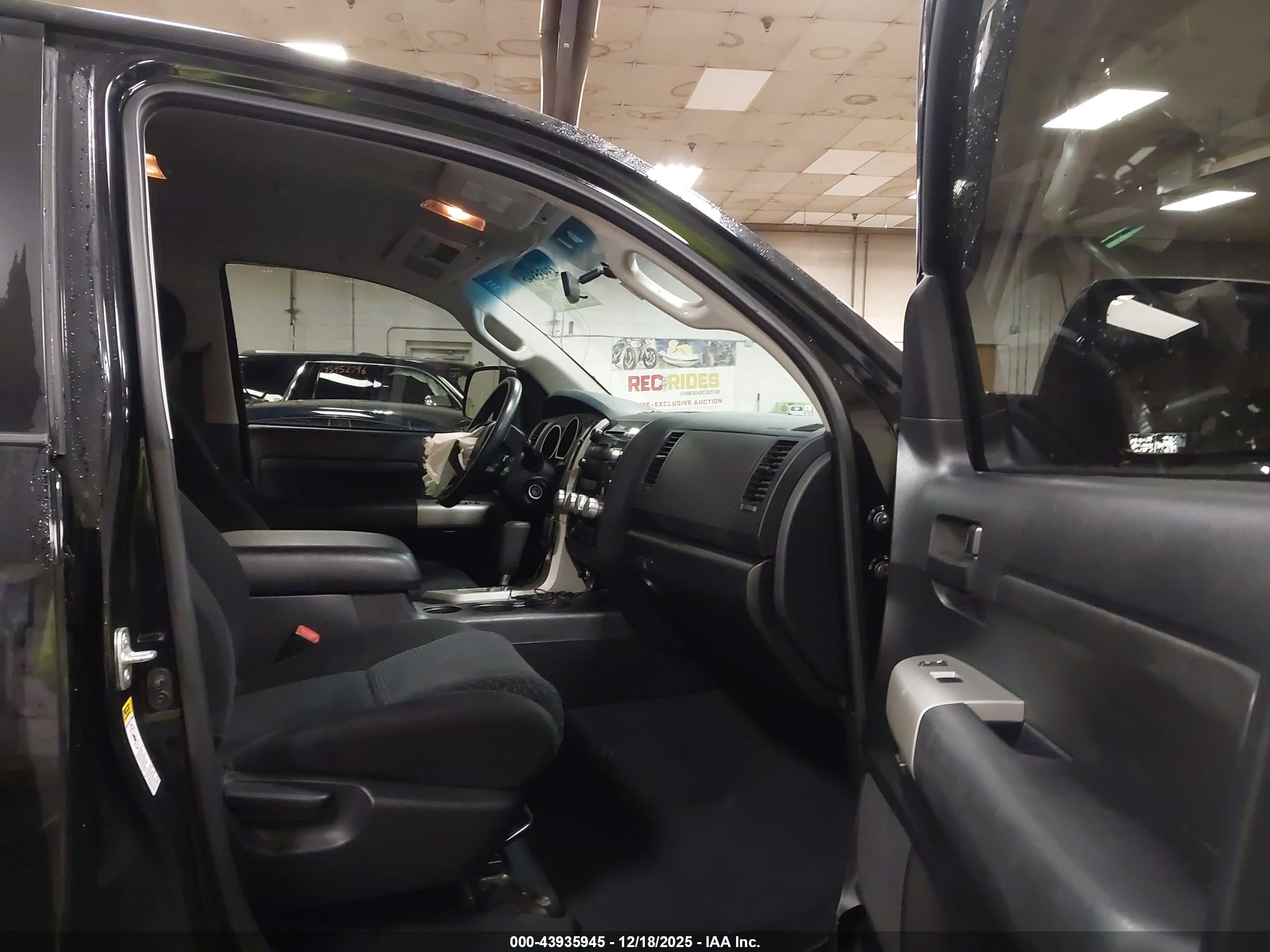 TOYOTA TUNDRA image 5