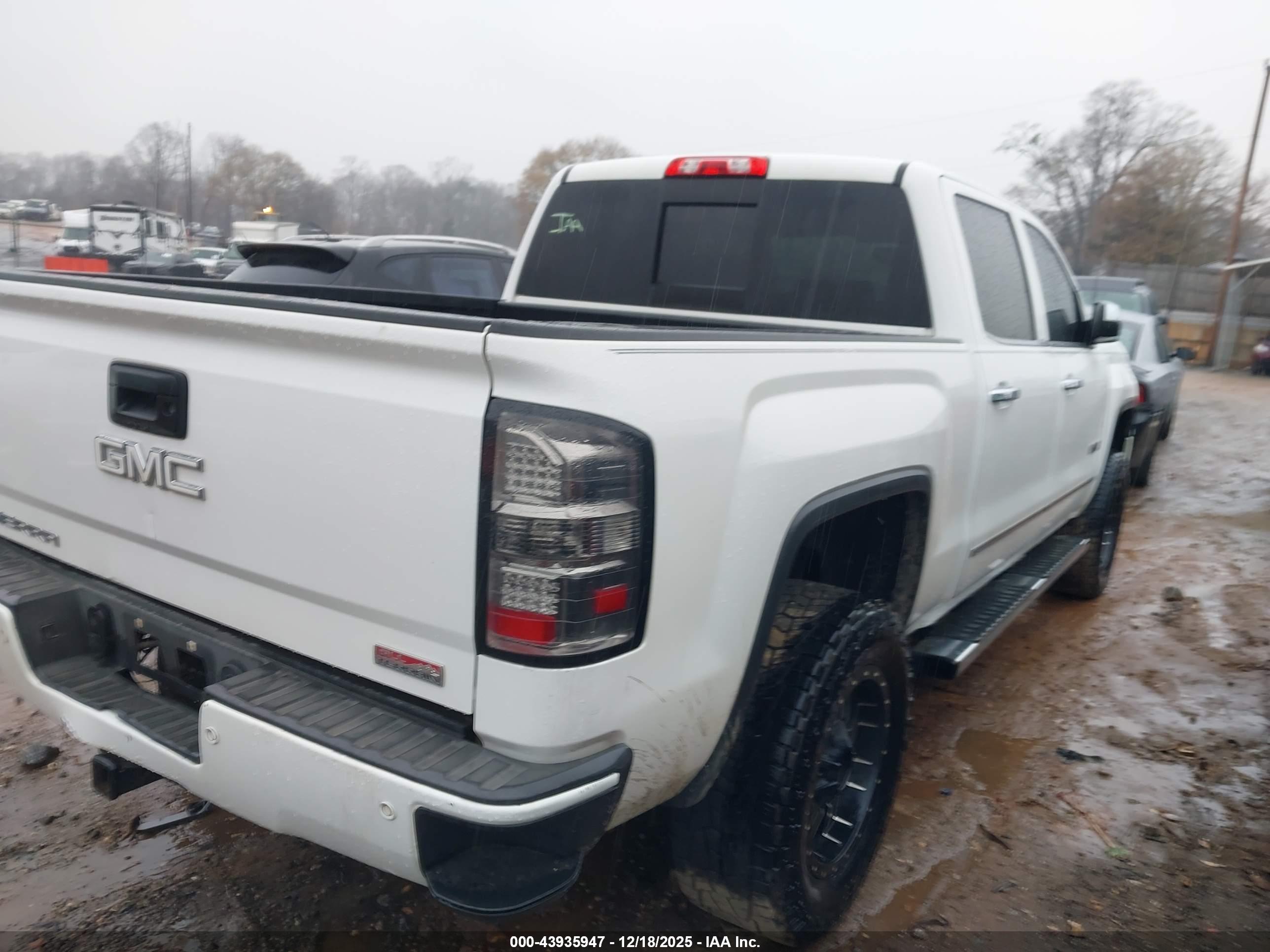 GMC SIERRA image 4
