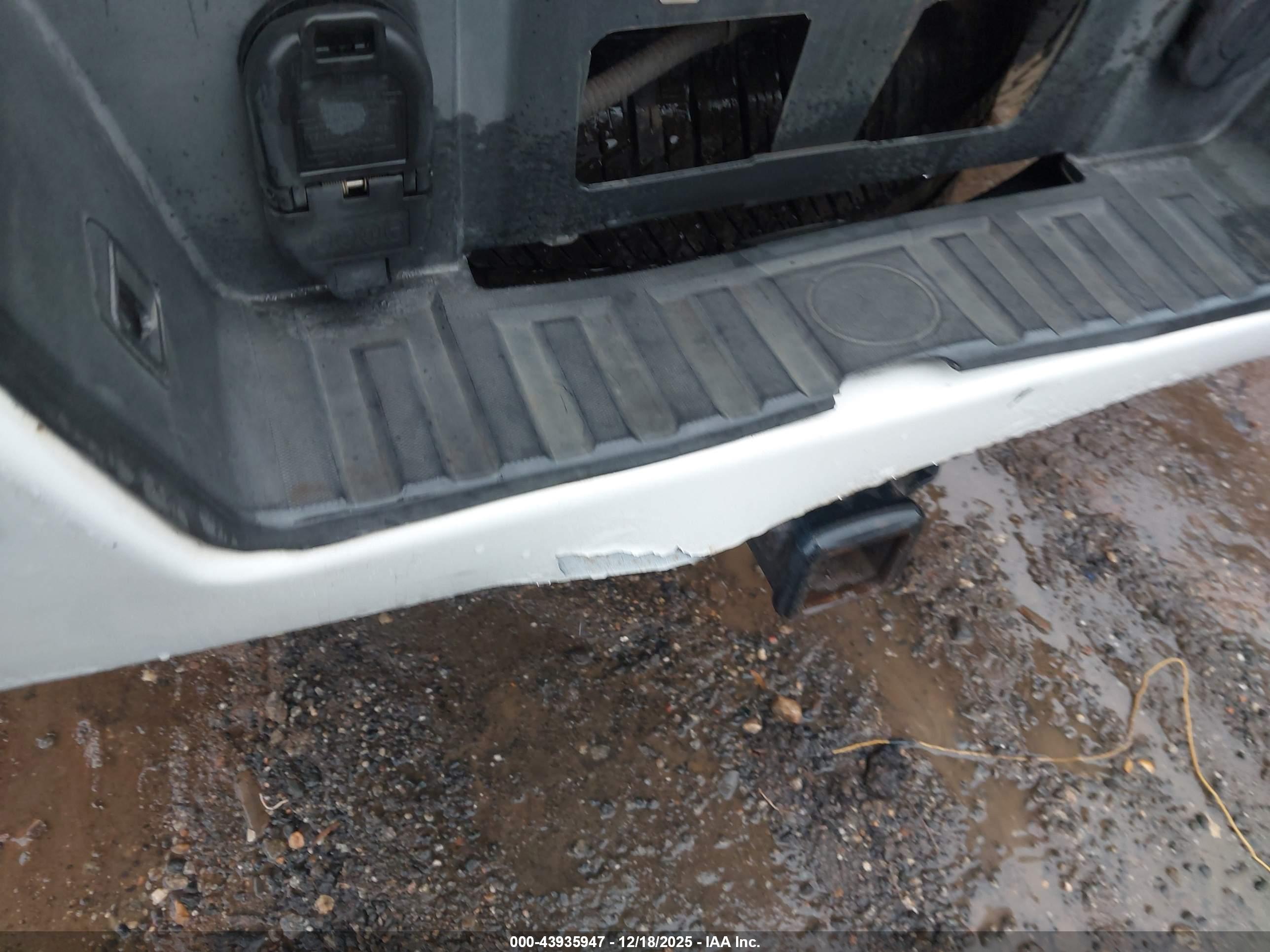 GMC SIERRA image 6
