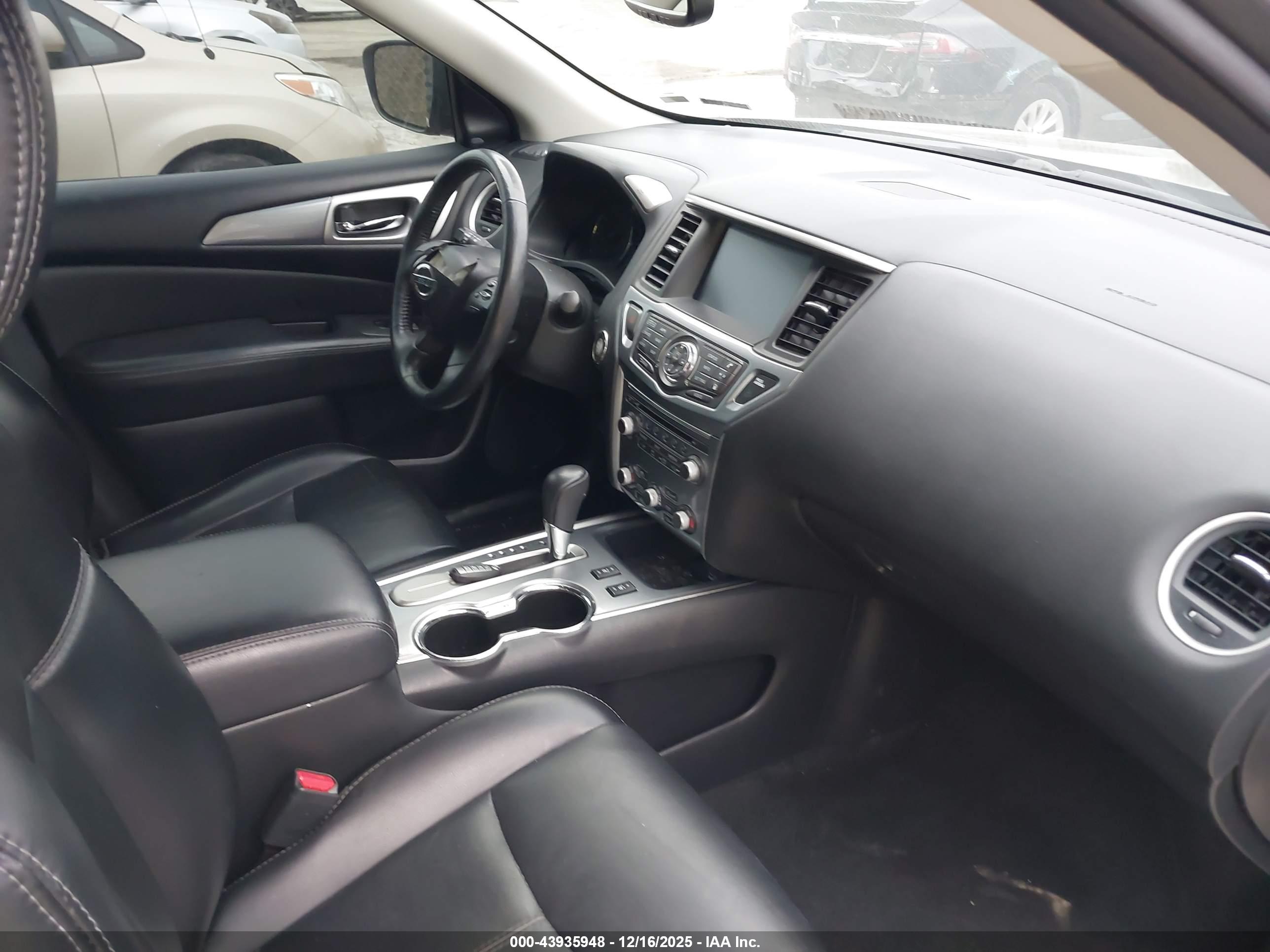 NISSAN PATHFINDER image 5