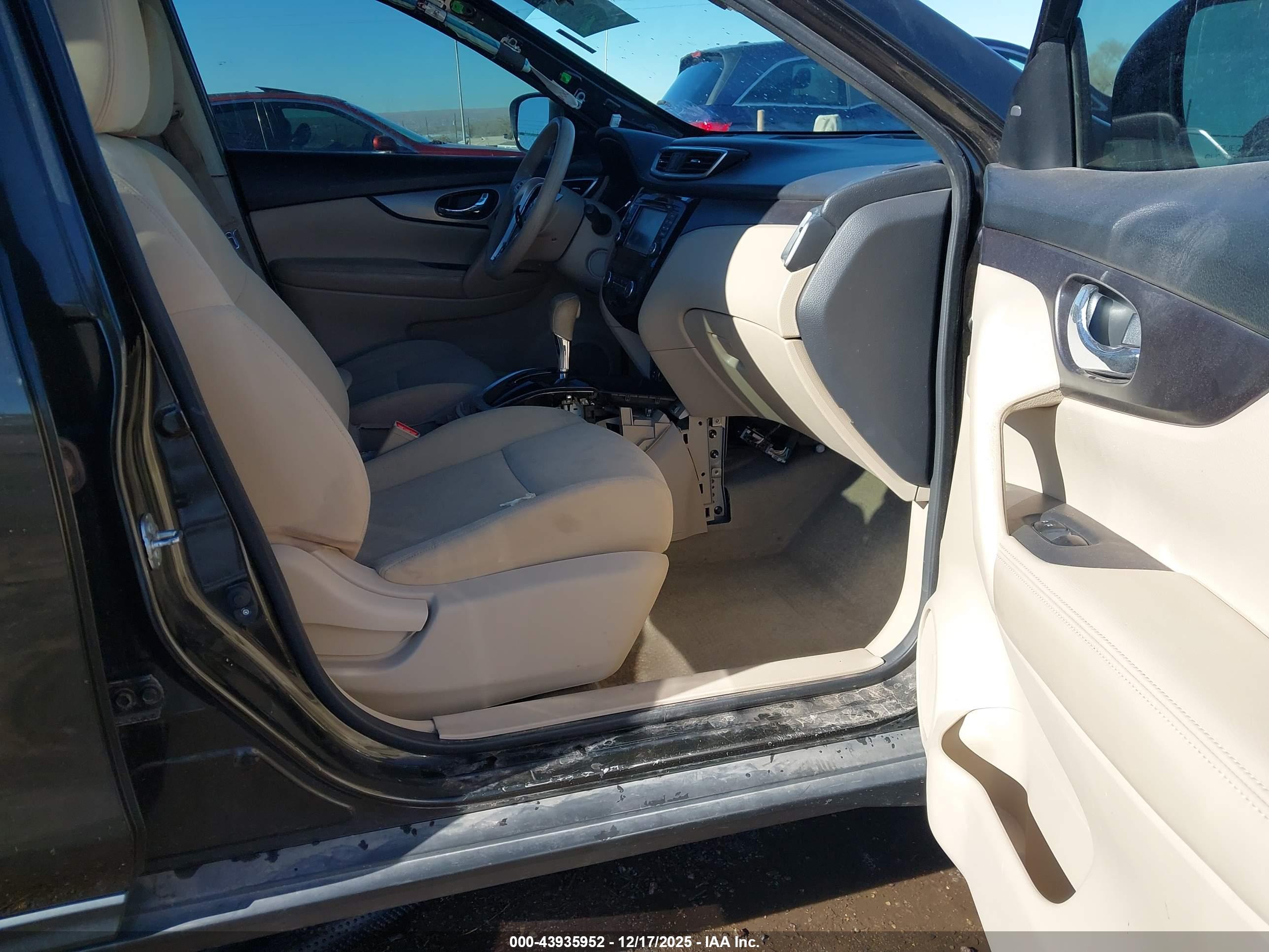 NISSAN ROGUE image 5