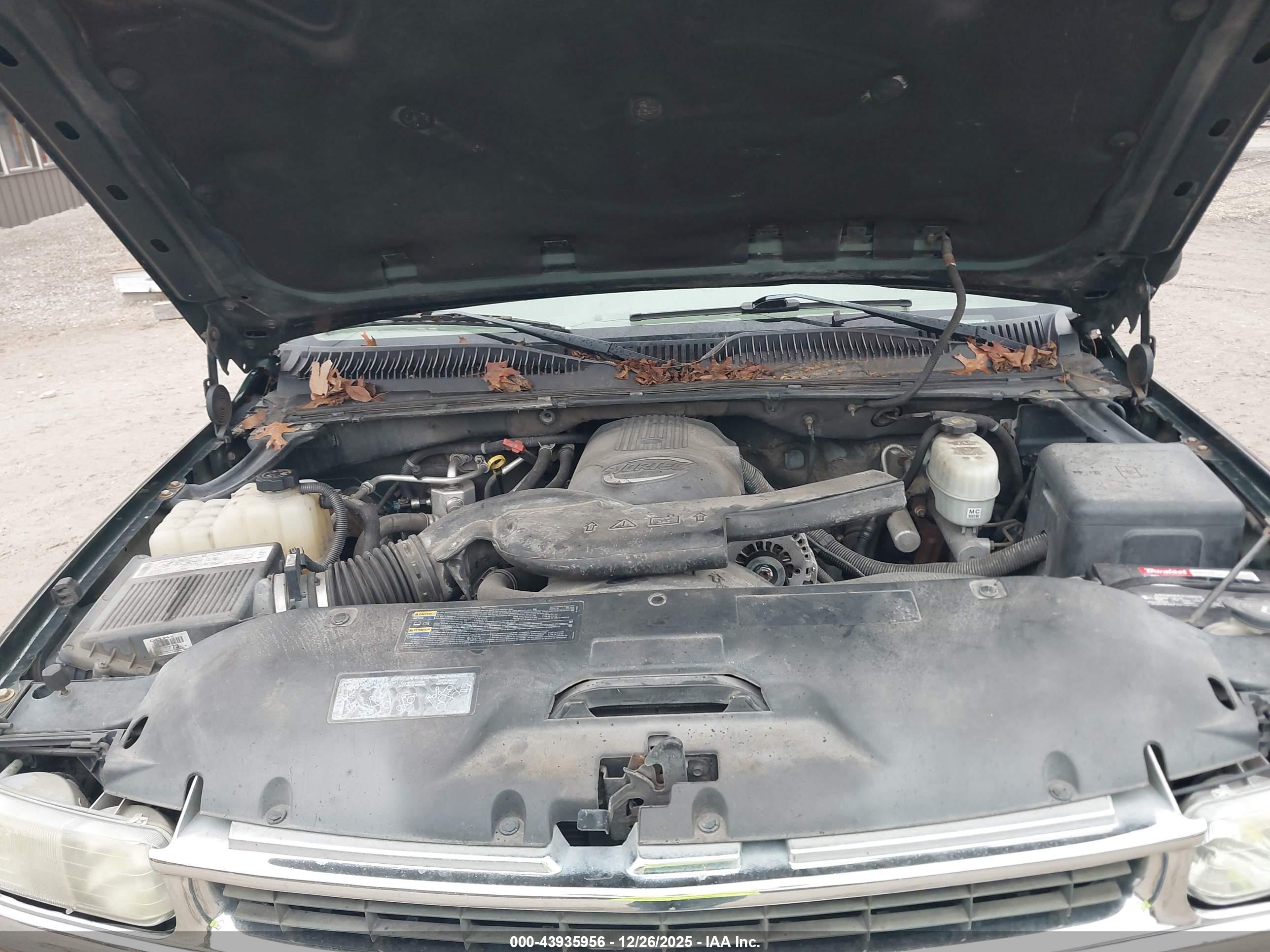 CHEVROLET TAHOE image 10
