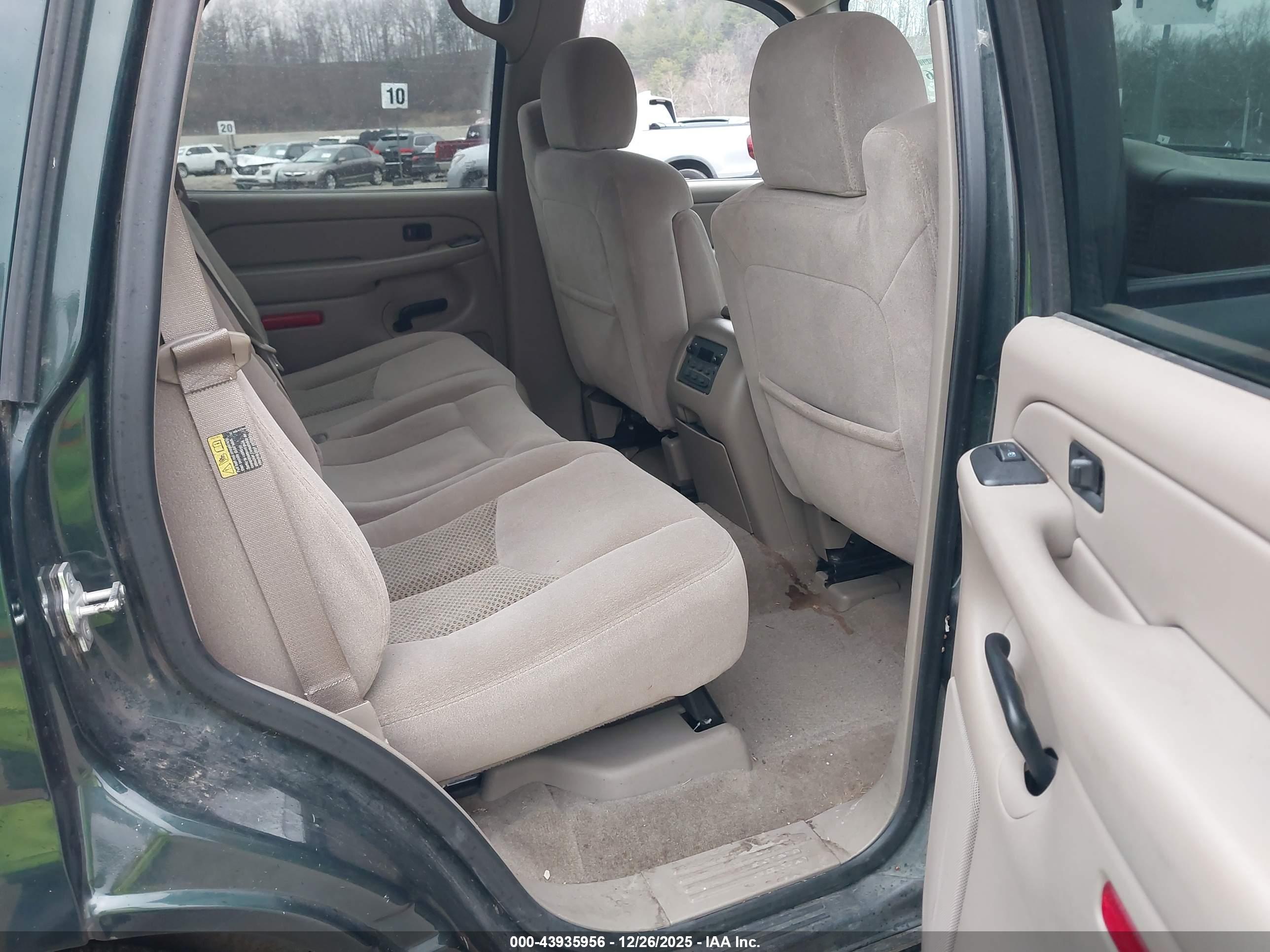 CHEVROLET TAHOE image 8