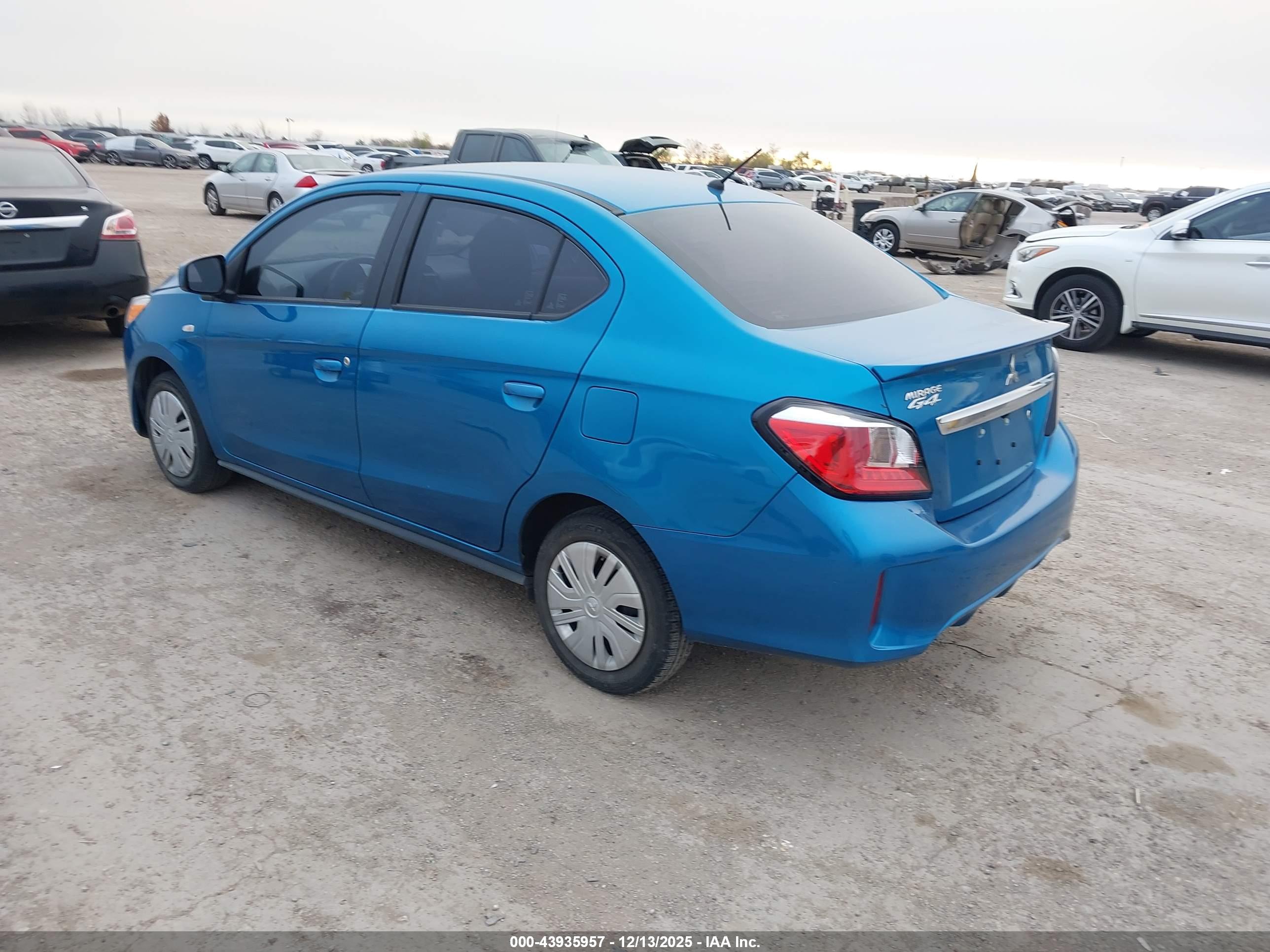 MITSUBISHI MIRAGE image 3