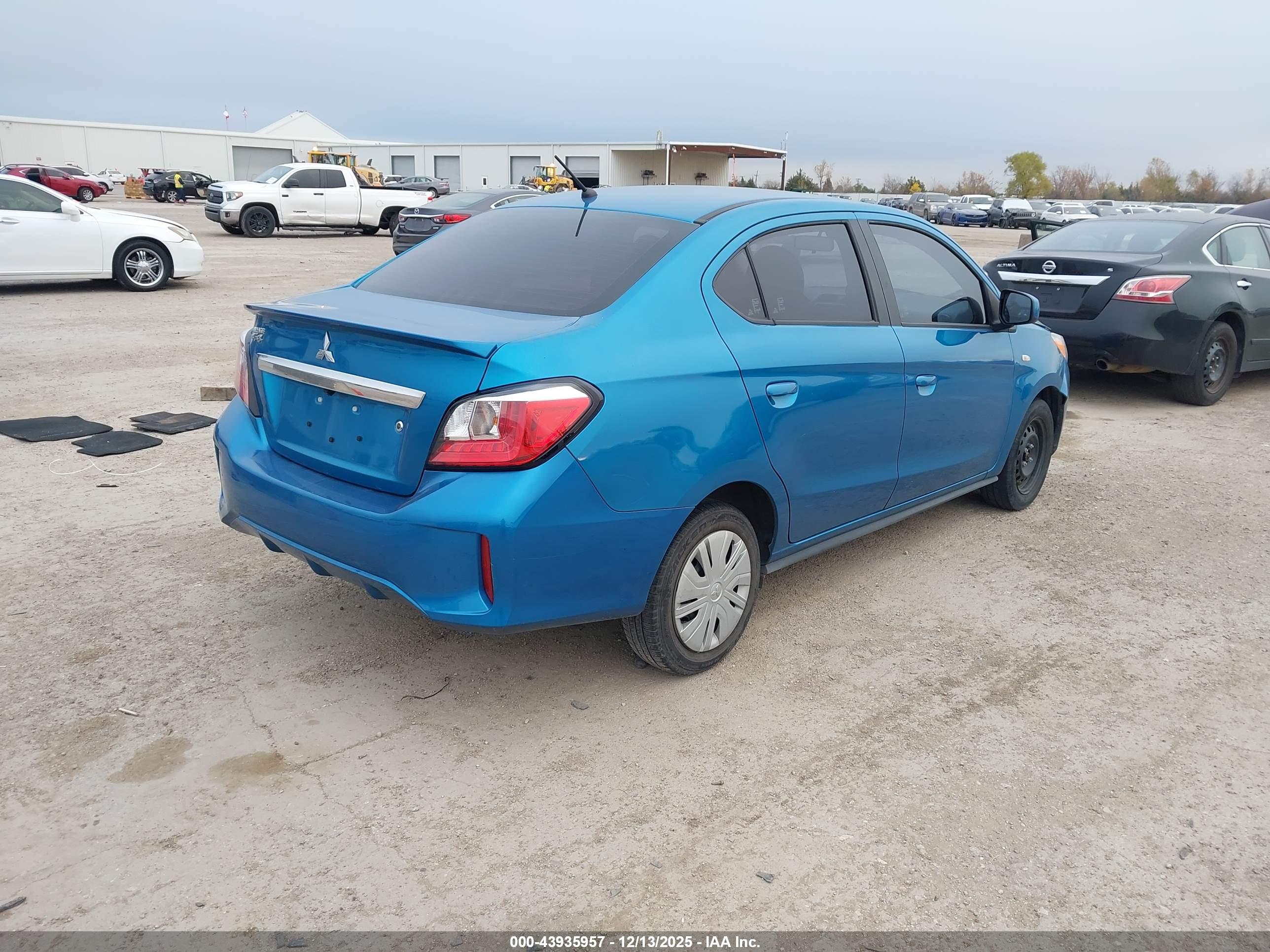 MITSUBISHI MIRAGE image 4